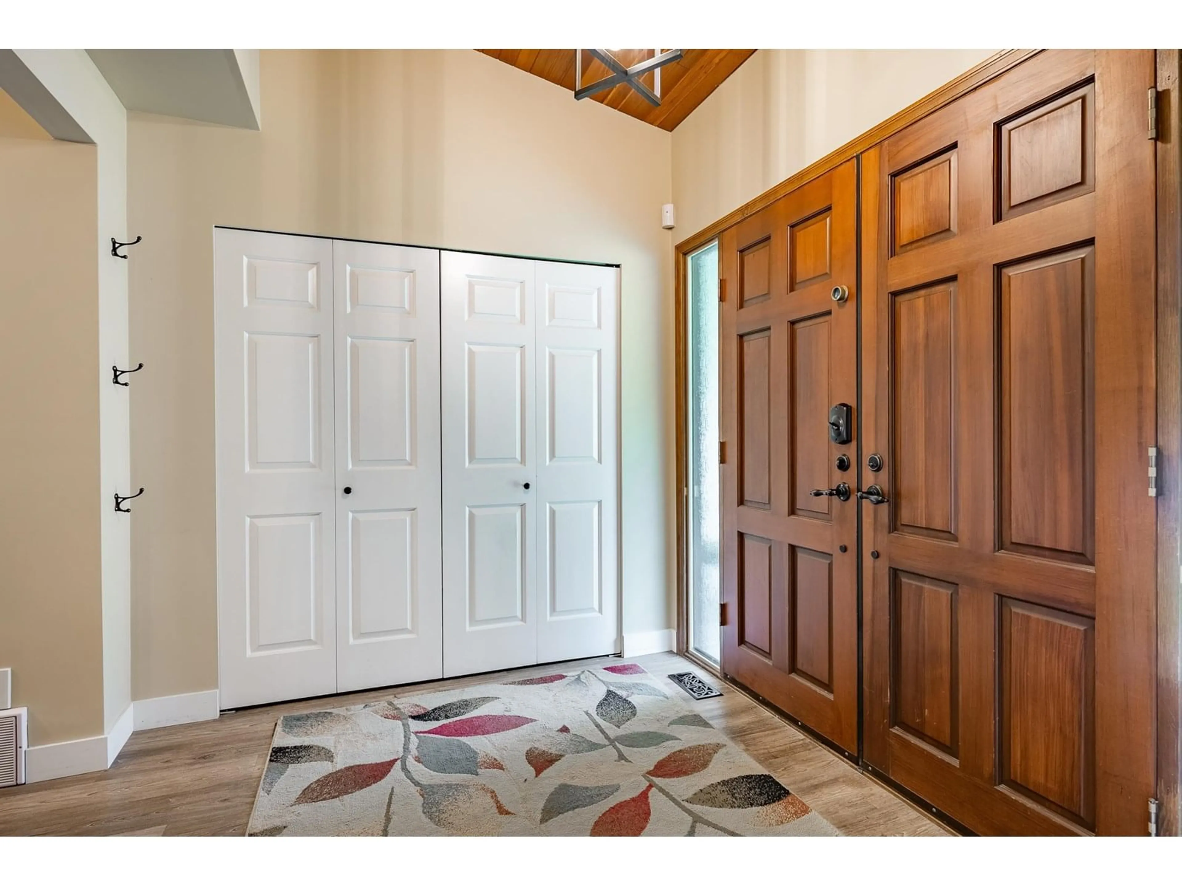Indoor entryway for 10234 156A, Surrey British Columbia V4N2H2