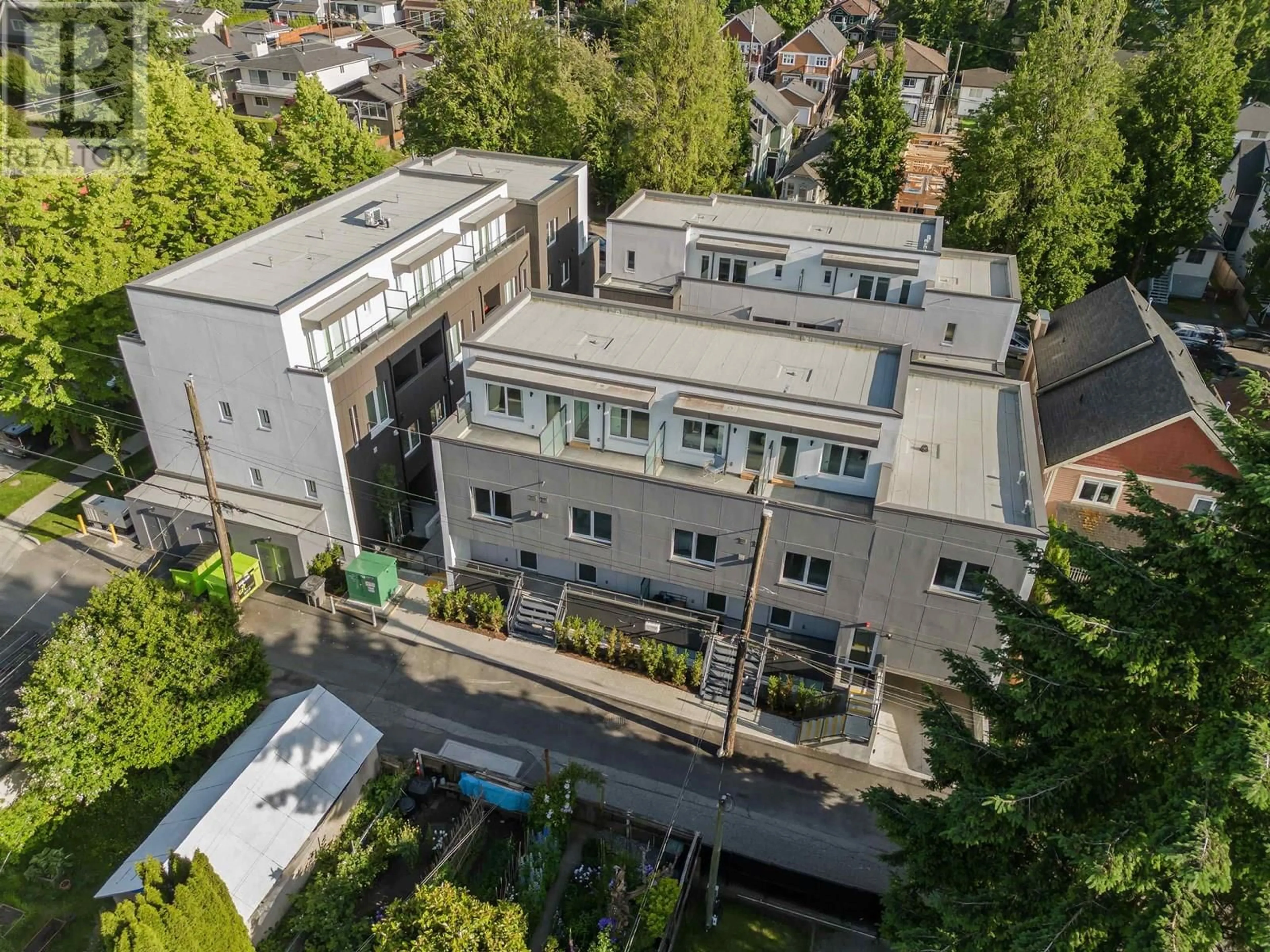 A pic from outside/outdoor area/front of a property/back of a property/a pic from drone, city buildings view from balcony for 204 - 2075 EAST 1ST AVENUE, Vancouver British Columbia V5N1B6