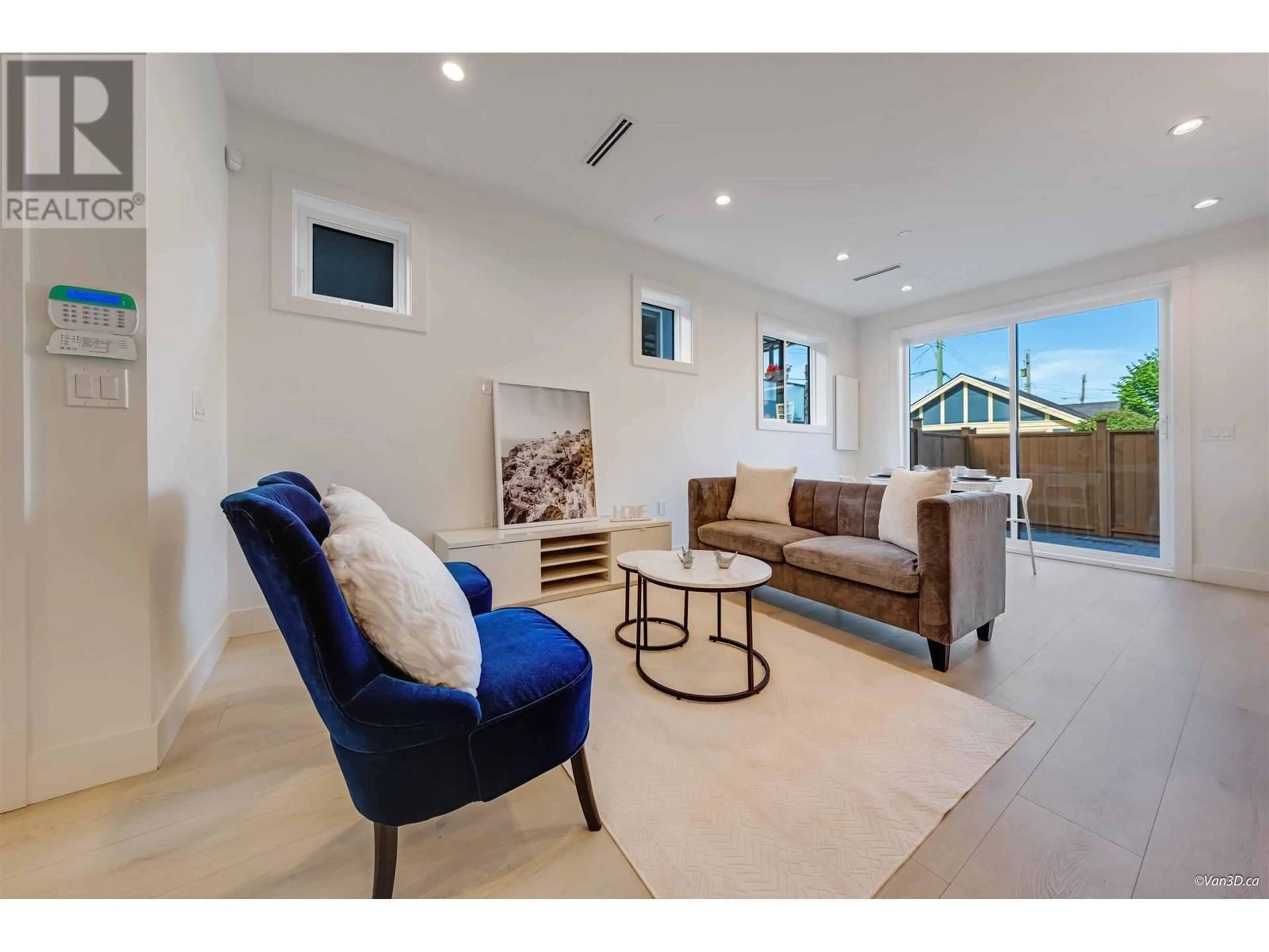 Living room with furniture, unknown for 1 - 7180 ONTARIO STREET, Vancouver British Columbia V5X3B6