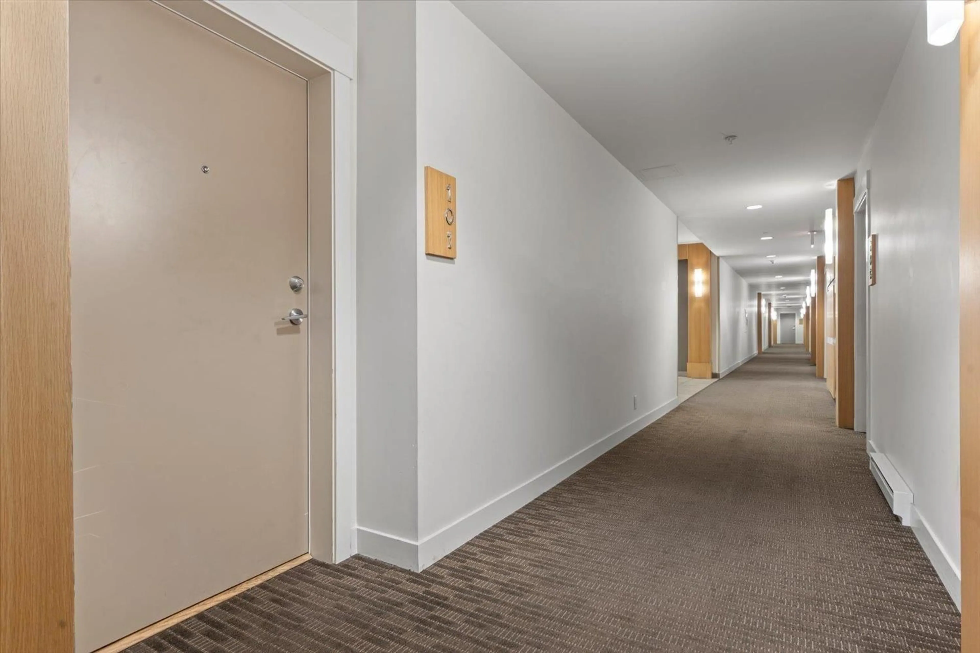 Indoor foyer for 101 - 33538 MARSHALL, Abbotsford British Columbia V2S0C7