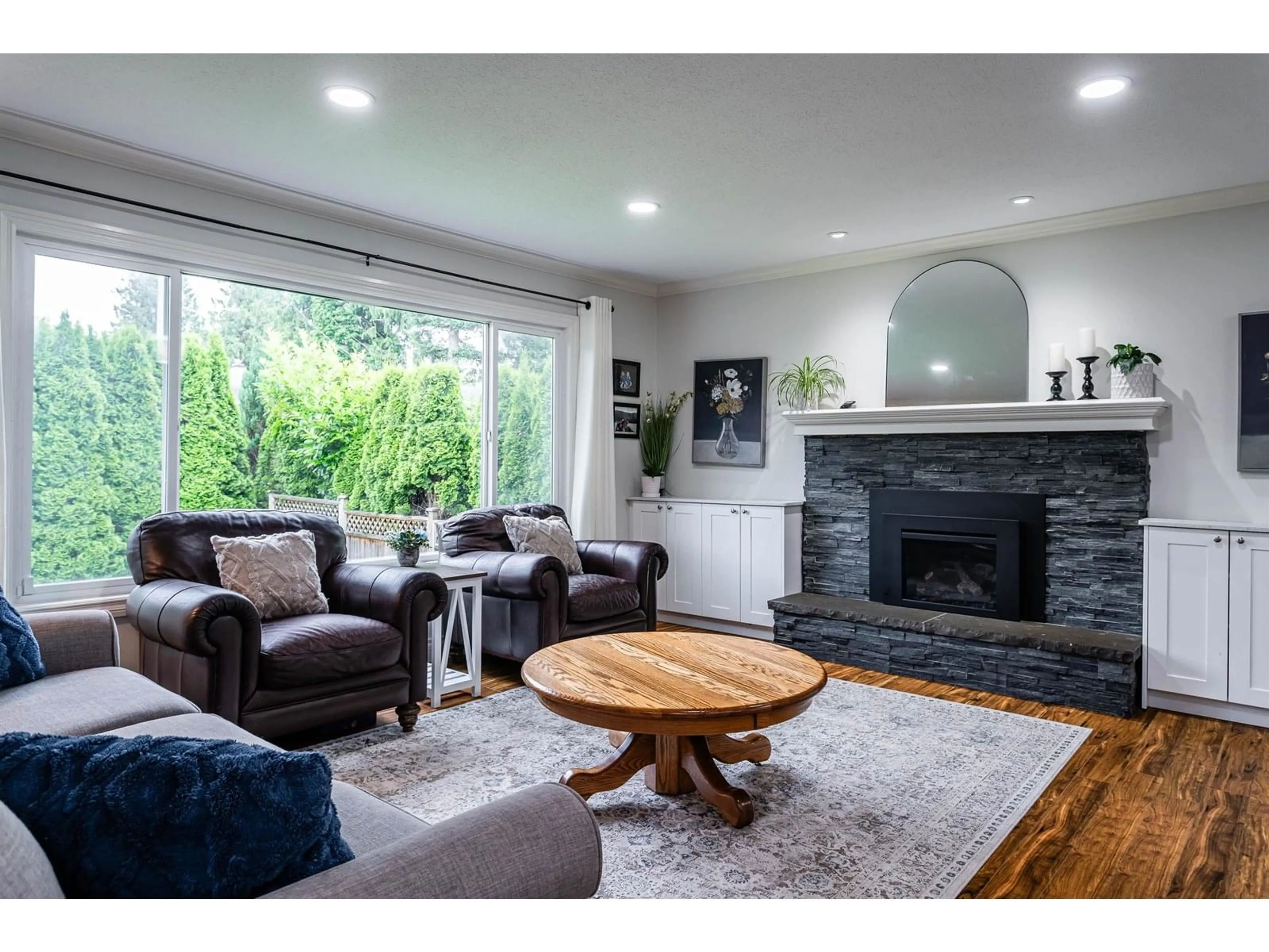 Living room with furniture, unknown for 26677 29, Langley British Columbia V4W3B3