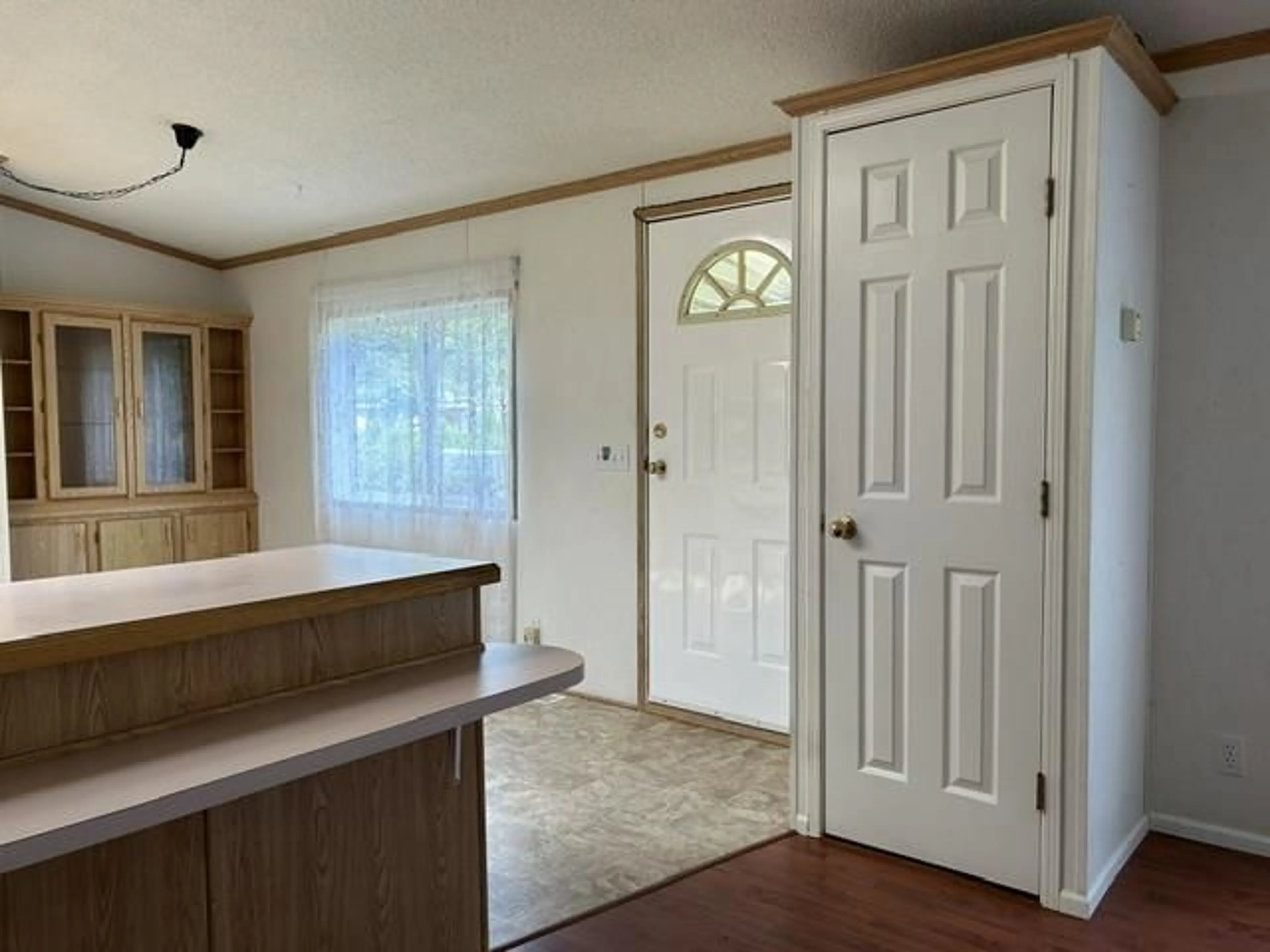 Indoor entryway for 109 - 65367 KAWKAWA LAKE ROAD, Hope British Columbia V0X1L1