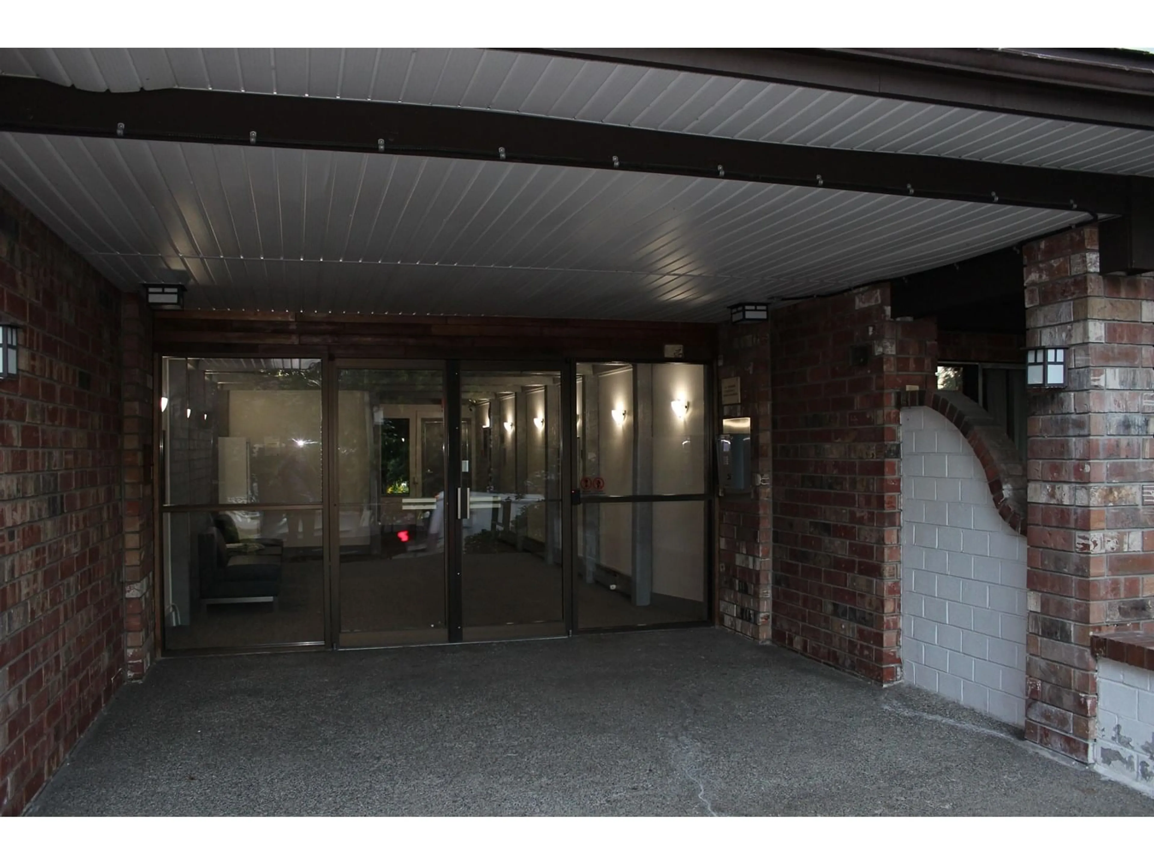 Indoor foyer for 208 - 7473 140, Surrey British Columbia V3W6G5
