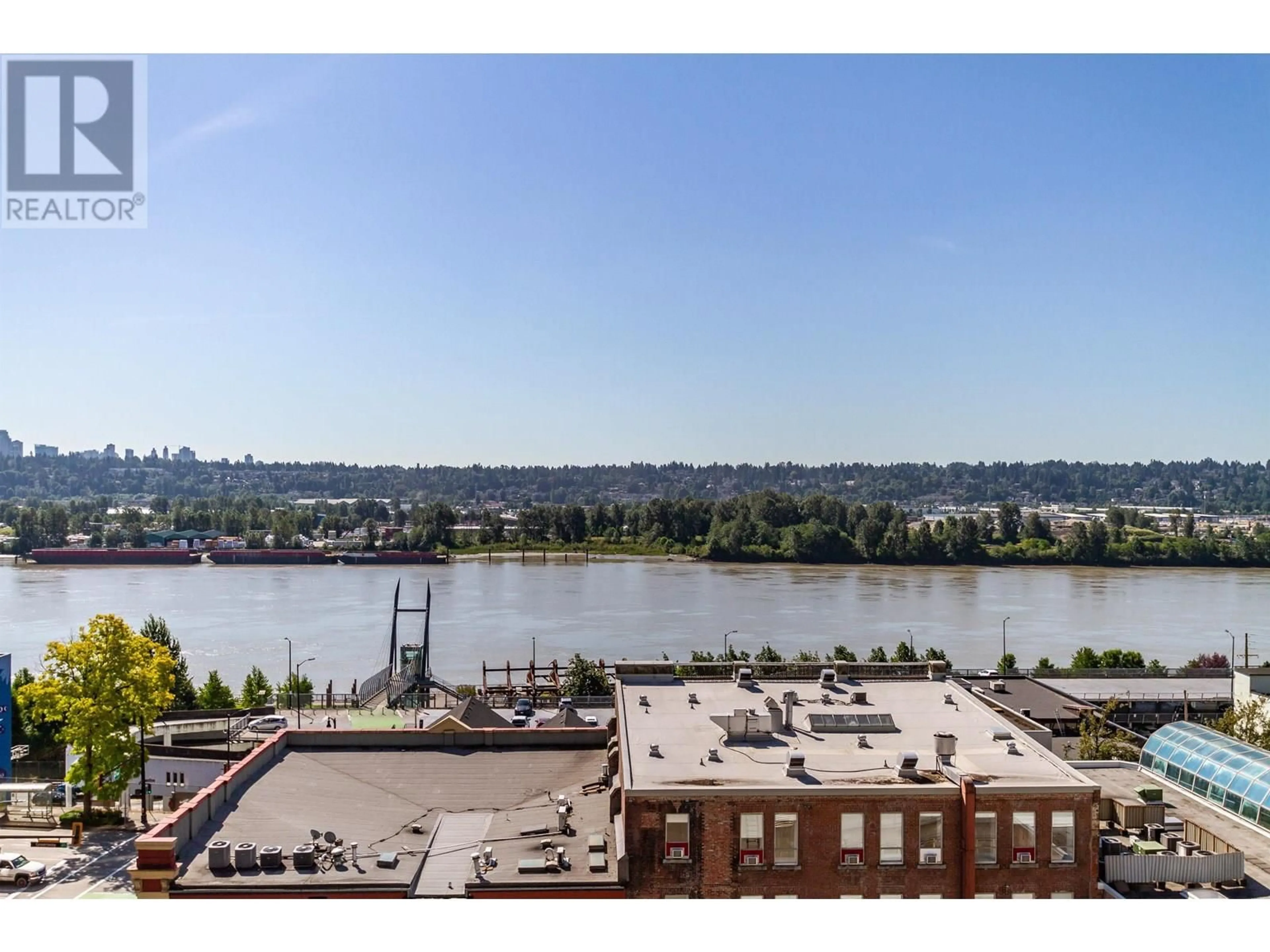 A pic from outside/outdoor area/front of a property/back of a property/a pic from drone, water/lake/river/ocean view for 501 - 410 CARNARVON STREET, New Westminster British Columbia V3L5N9
