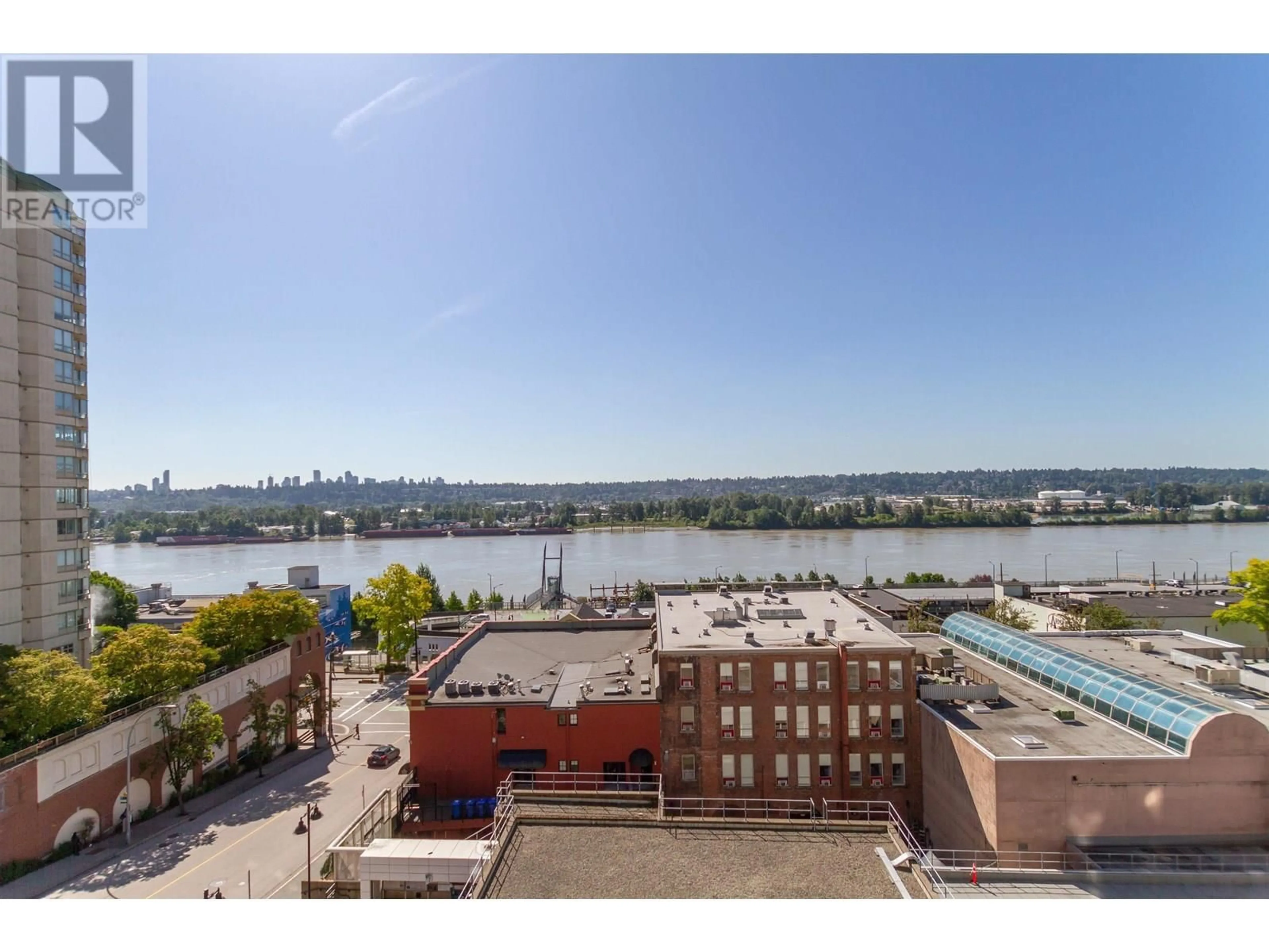 A pic from outside/outdoor area/front of a property/back of a property/a pic from drone, water/lake/river/ocean view for 501 - 410 CARNARVON STREET, New Westminster British Columbia V3L5N9