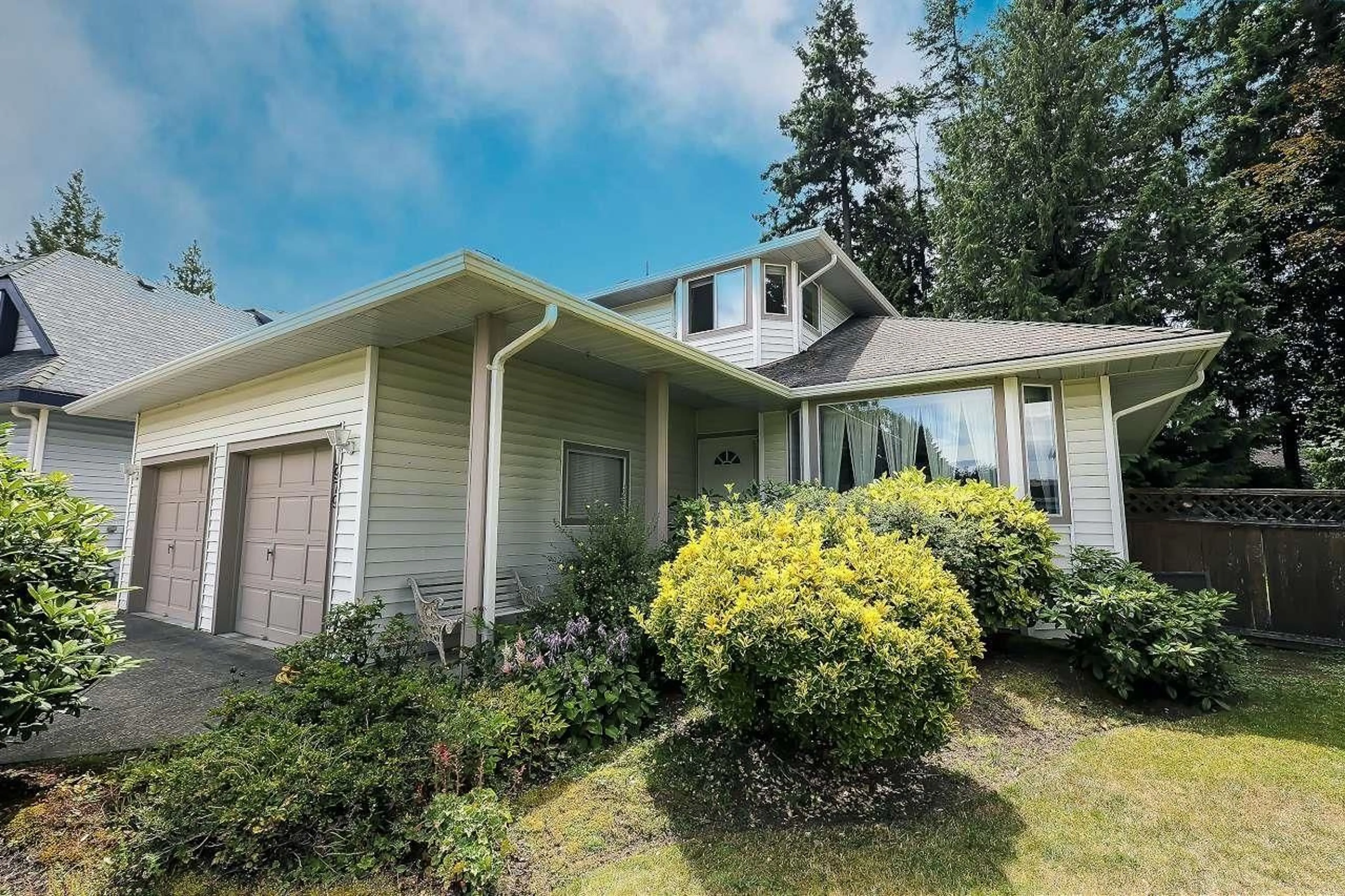 Home with vinyl exterior material, street for 5979 SOUTHPARK, Surrey British Columbia V3X2B9