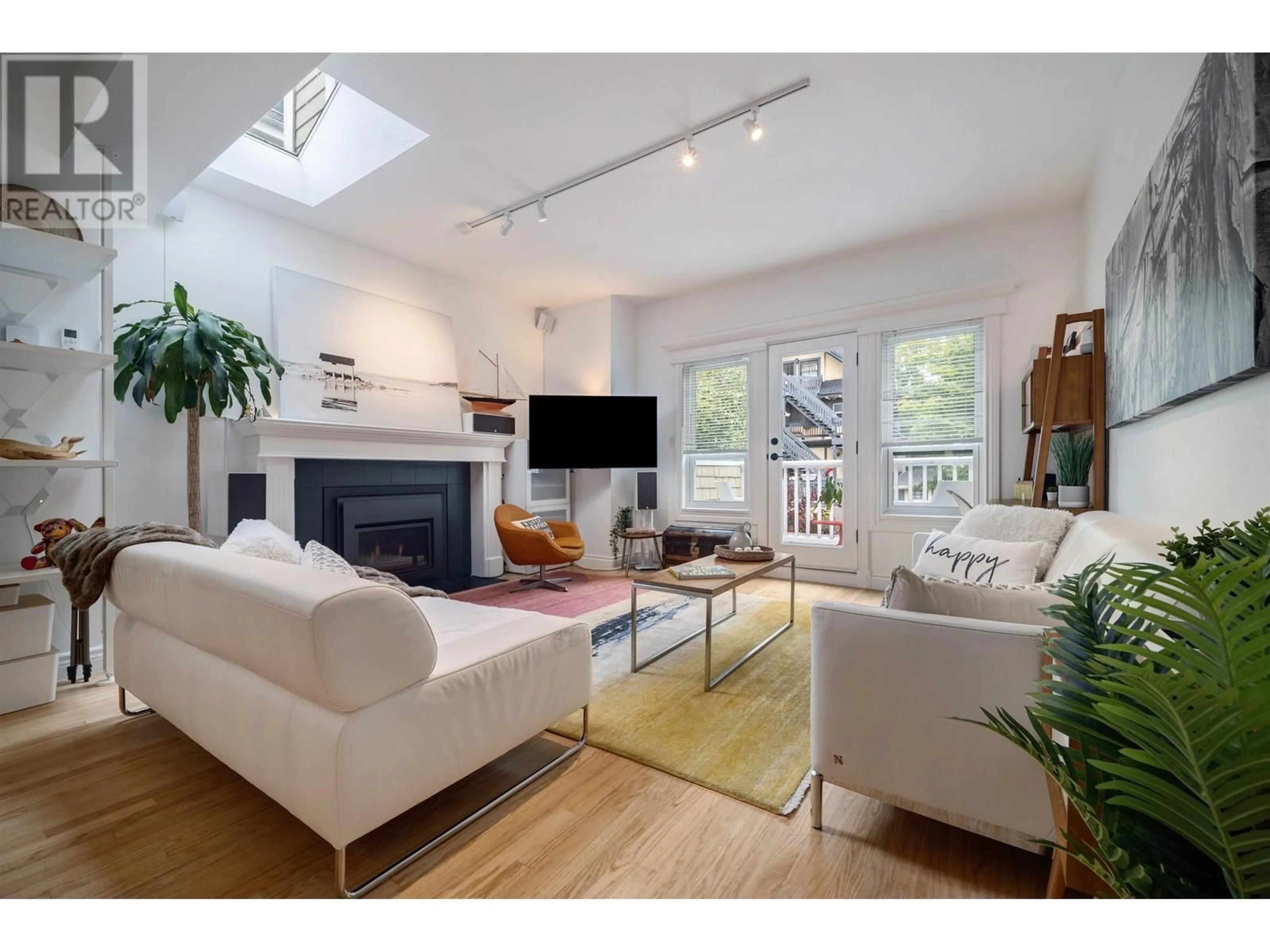 Living room with furniture, unknown for 2587 6TH AVENUE, Vancouver British Columbia V6K1W4
