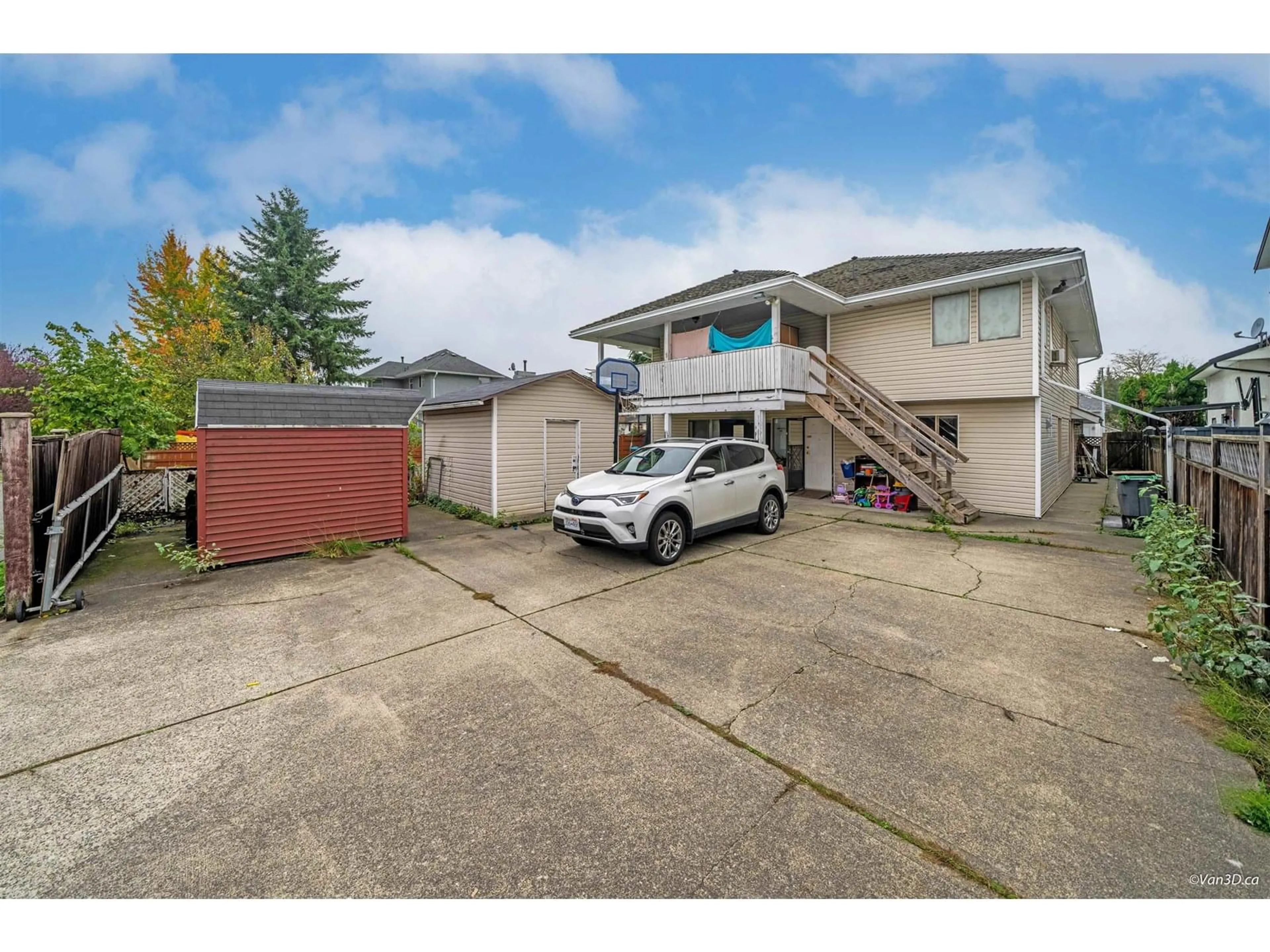 A pic from outside/outdoor area/front of a property/back of a property/a pic from drone, street for 8738 143A, Surrey British Columbia V3W3Y2