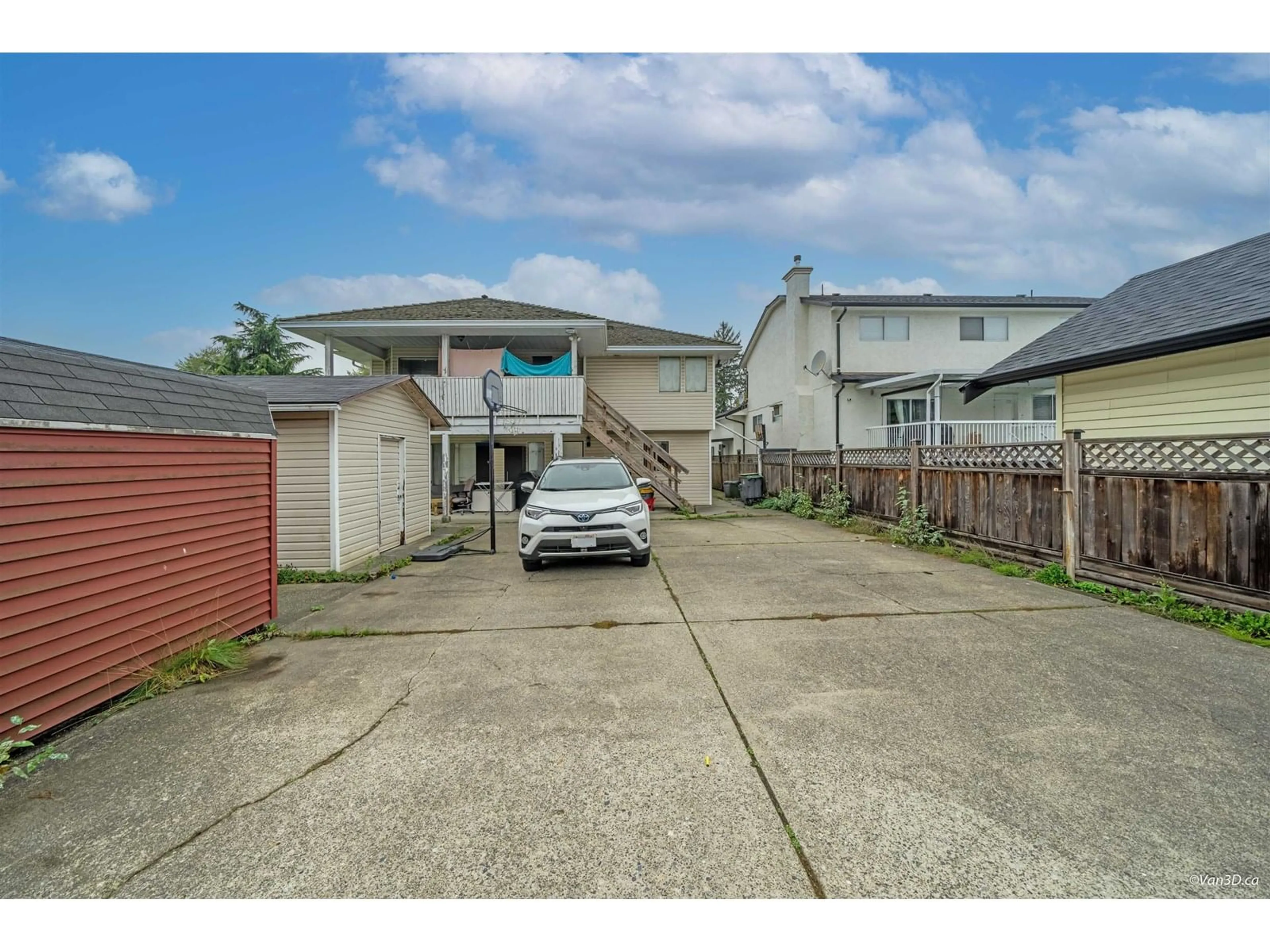 A pic from outside/outdoor area/front of a property/back of a property/a pic from drone, street for 8738 143A, Surrey British Columbia V3W3Y2