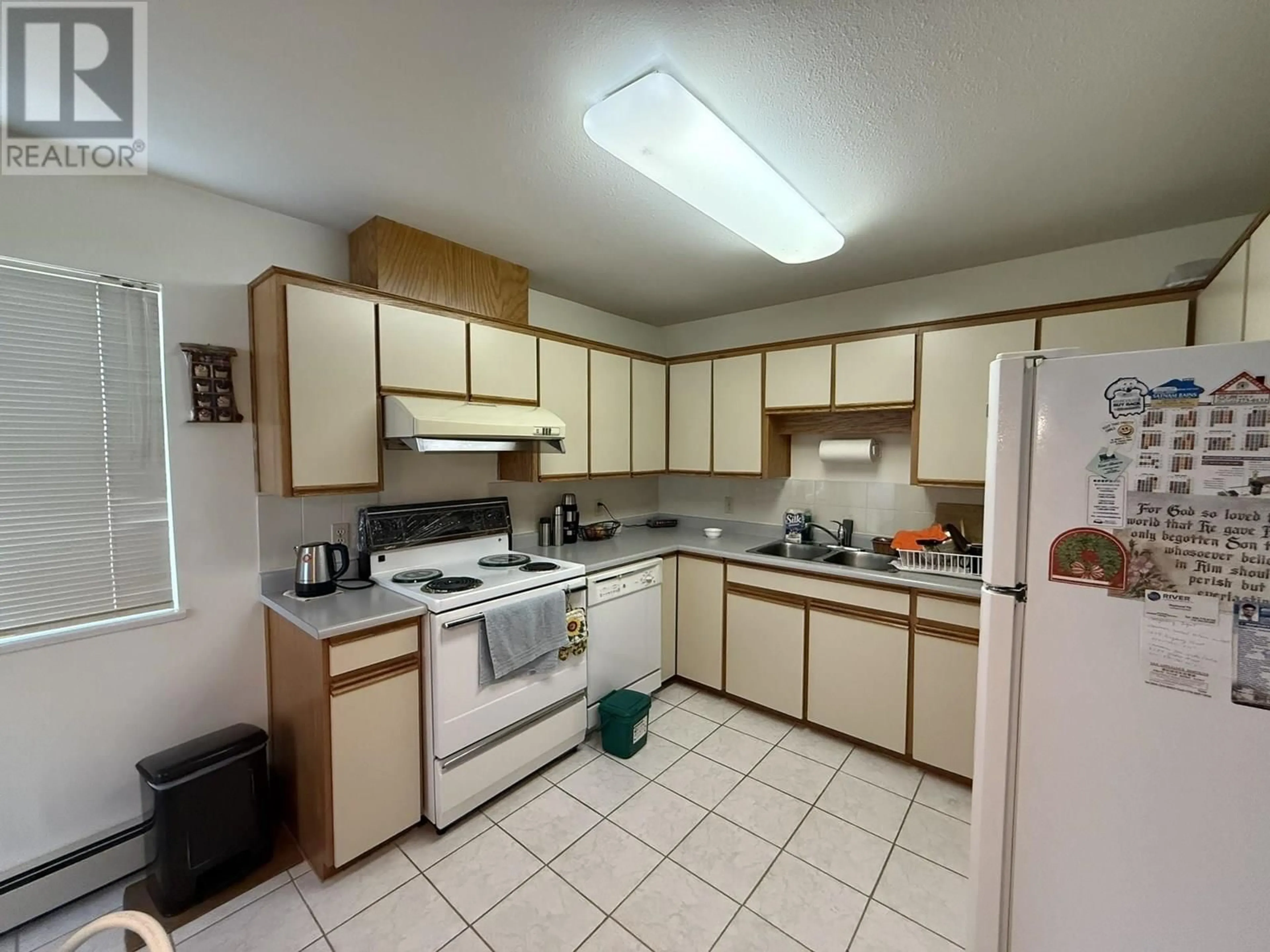 Standard kitchen, unknown for 488 43RD AVENUE, Vancouver British Columbia V5W1T4