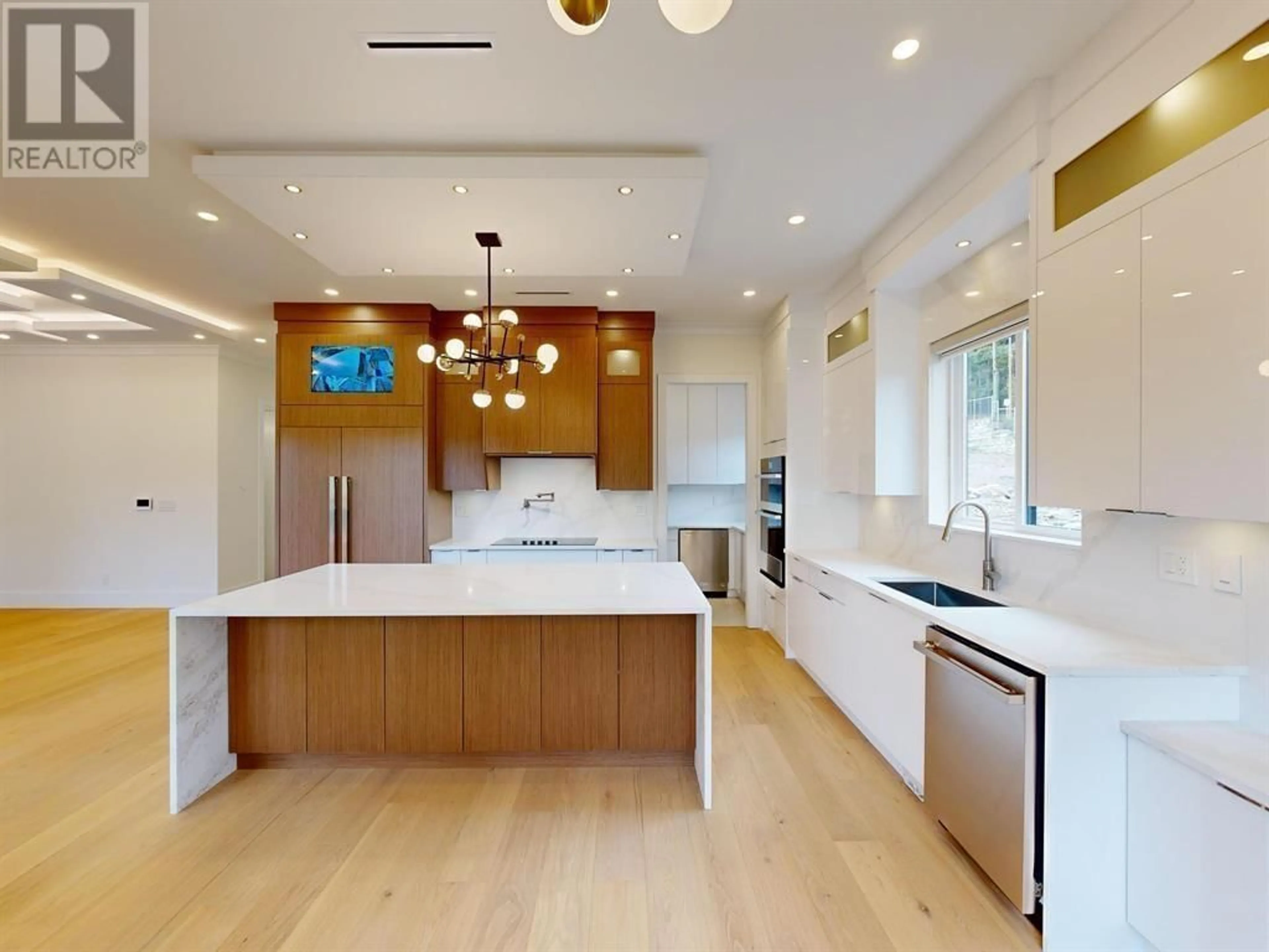 Contemporary kitchen, unknown for 1411 PIPELINE PLACE, Coquitlam British Columbia V3E2X1