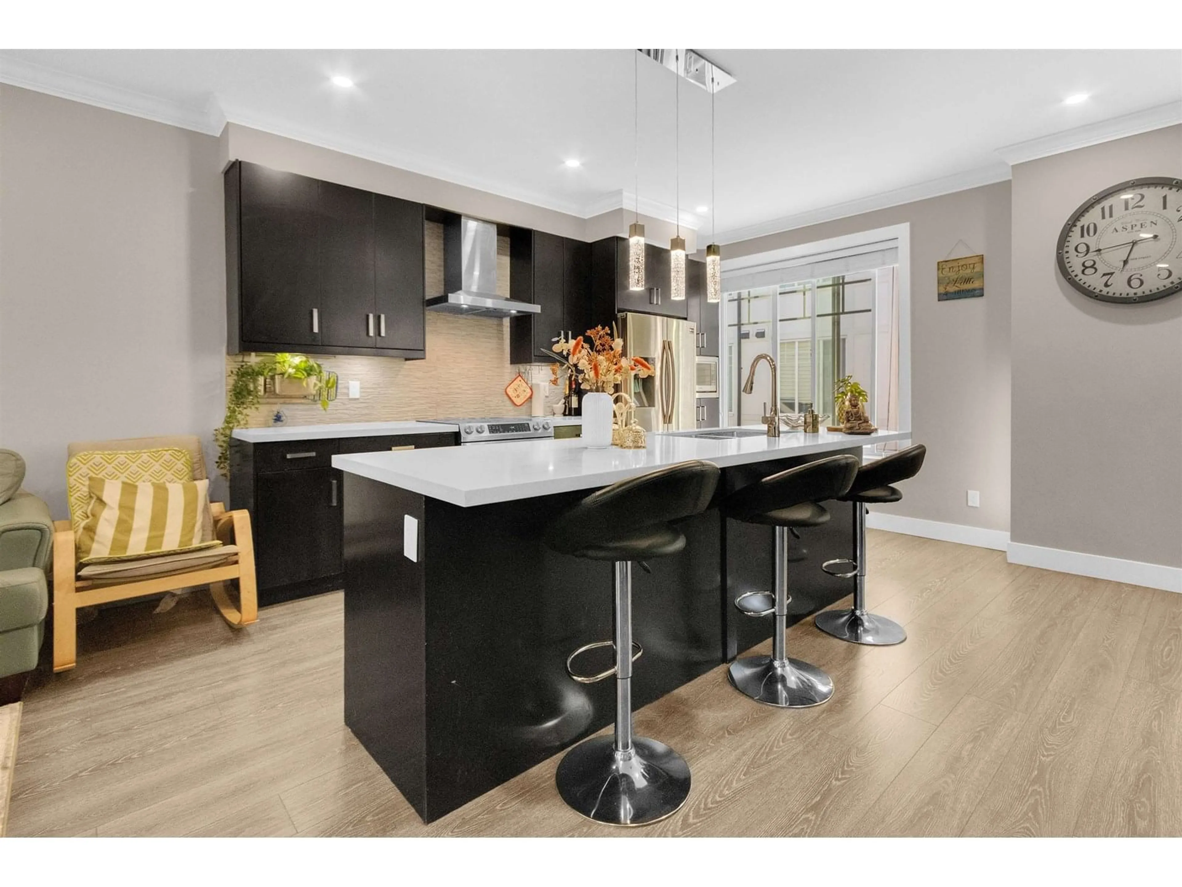 Open concept kitchen, unknown for 10 - 7056 192, Surrey British Columbia V3A3L8