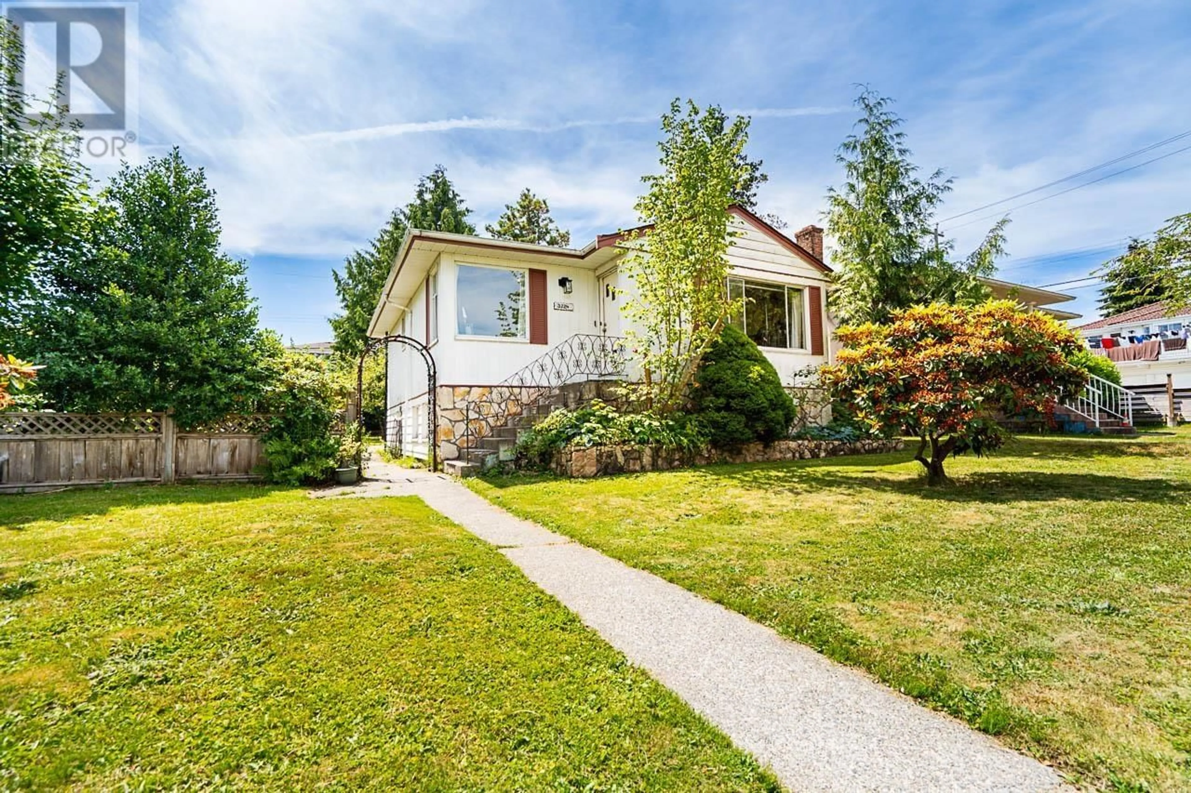 Home with vinyl exterior material, street for 3724 KINCAID STREET, Burnaby British Columbia V5G1V5
