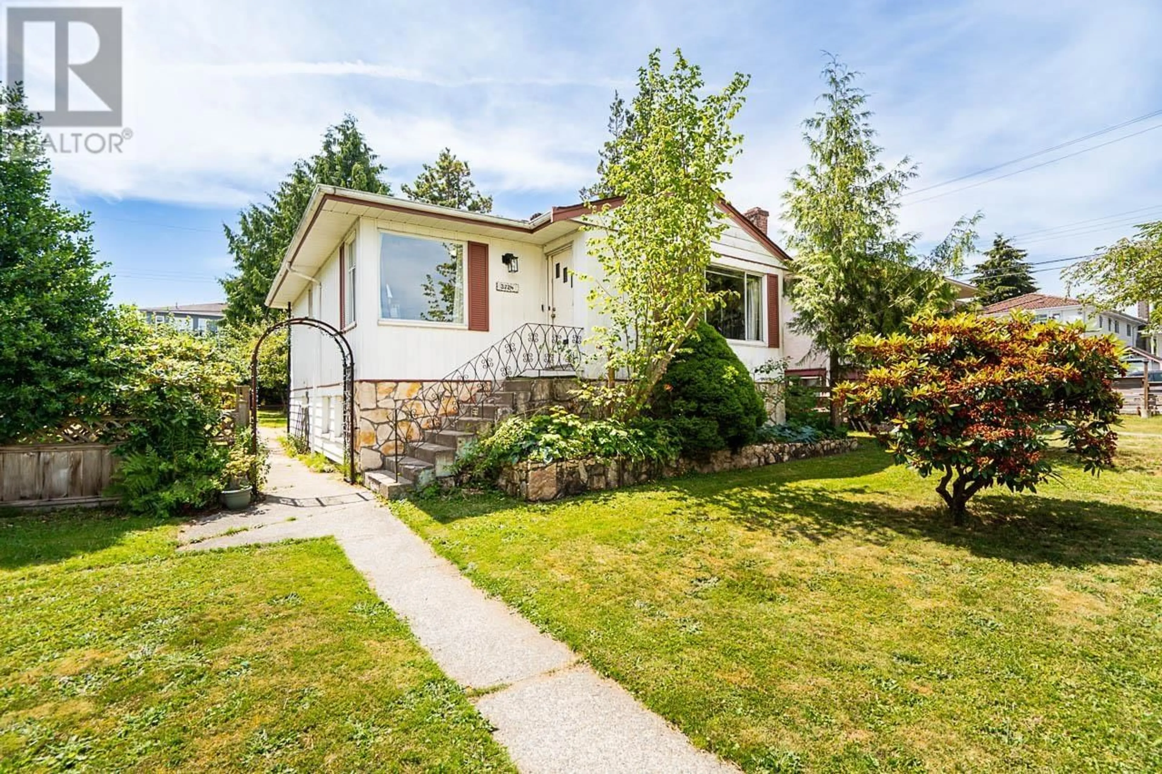 Home with vinyl exterior material, street for 3724 KINCAID STREET, Burnaby British Columbia V5G1V5