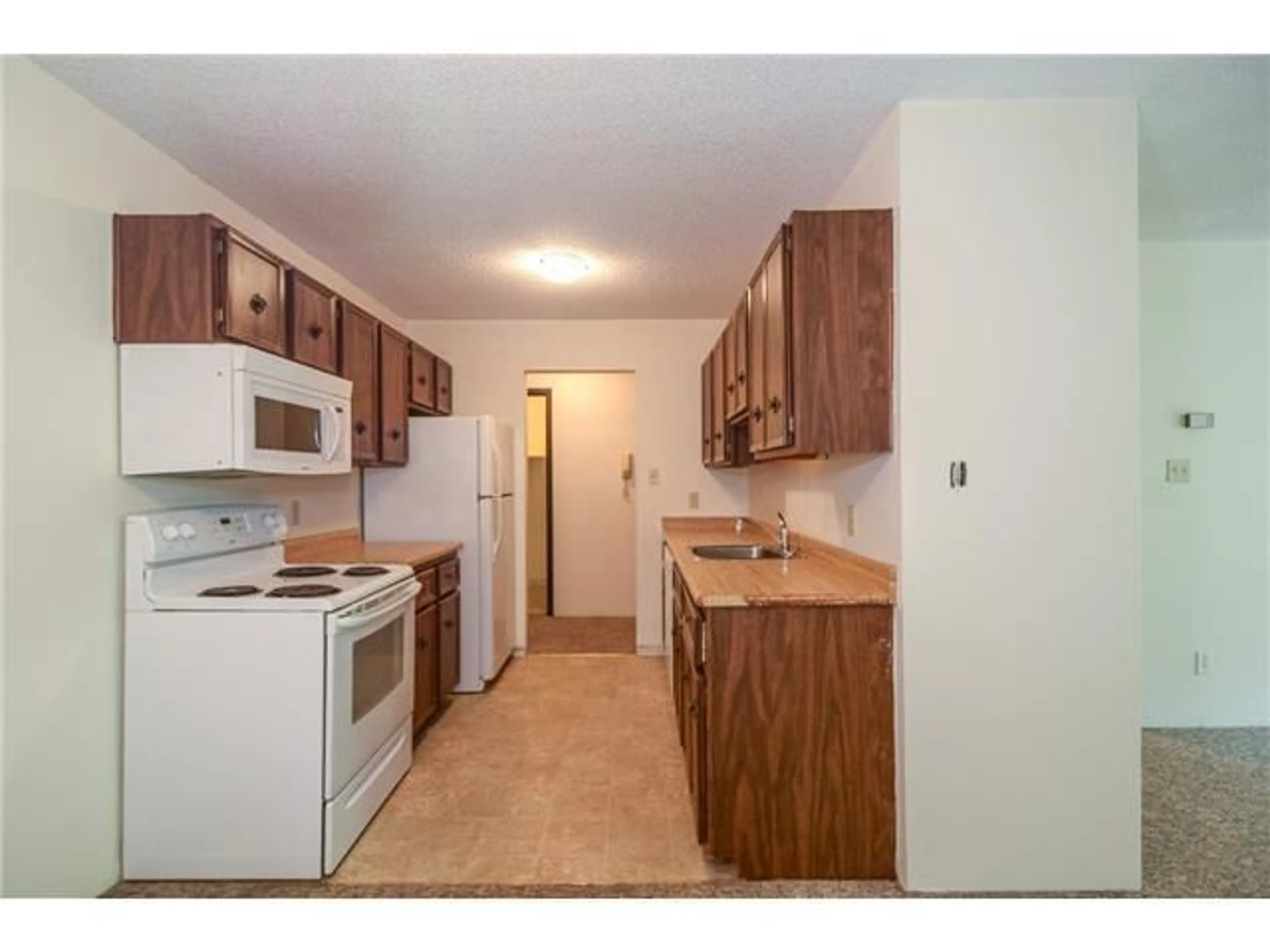 Standard kitchen, unknown for 330 - 7436 STAVE LAKE, Mission British Columbia V2V5B9