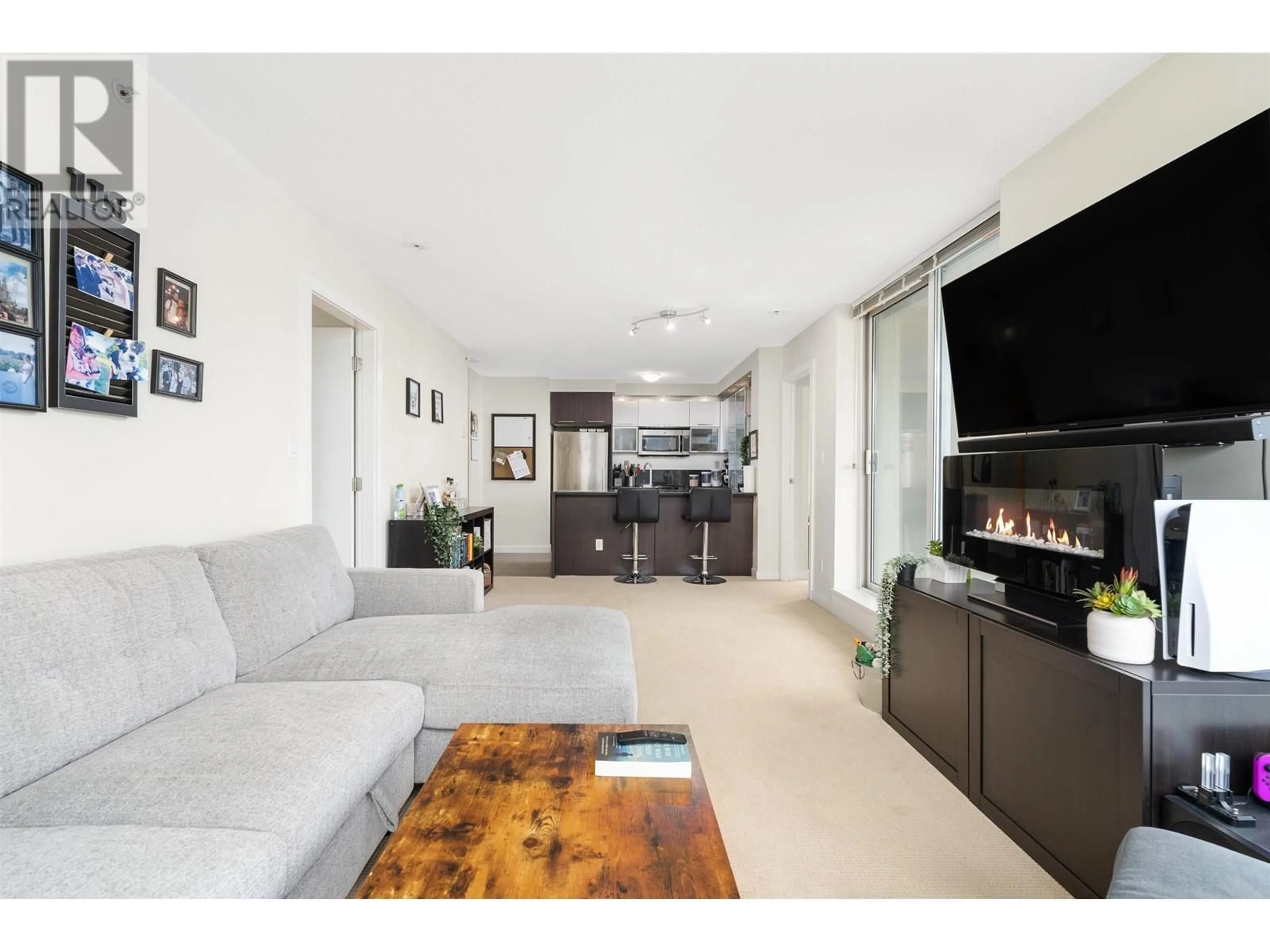 Living room with furniture, unknown for 2701 - 2980 ATLANTIC AVENUE, Coquitlam British Columbia V3B0G2