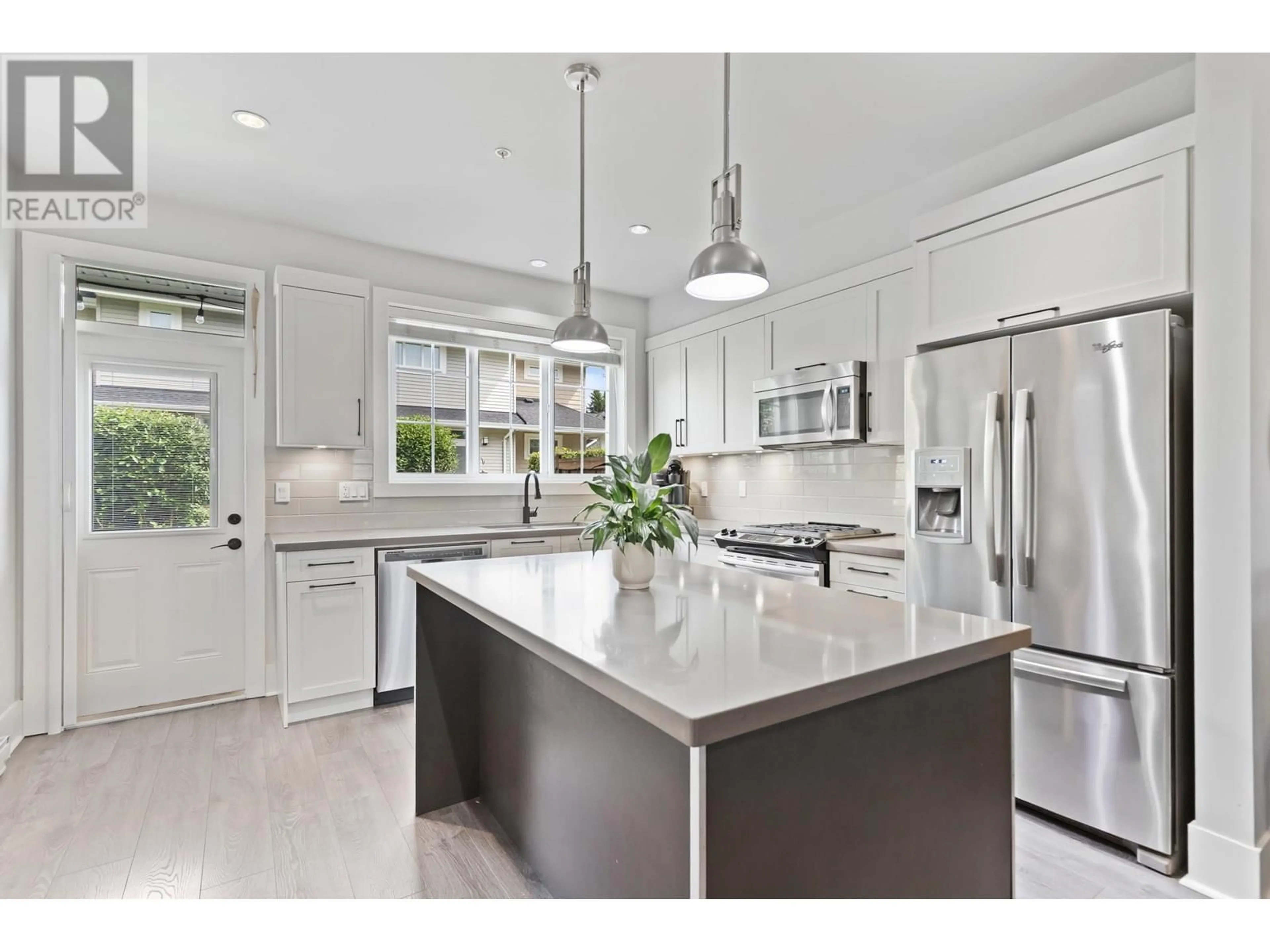 Open concept kitchen, ceramic/tile floor for 42 - 12161 237 STREET, Maple Ridge British Columbia V4R0E7