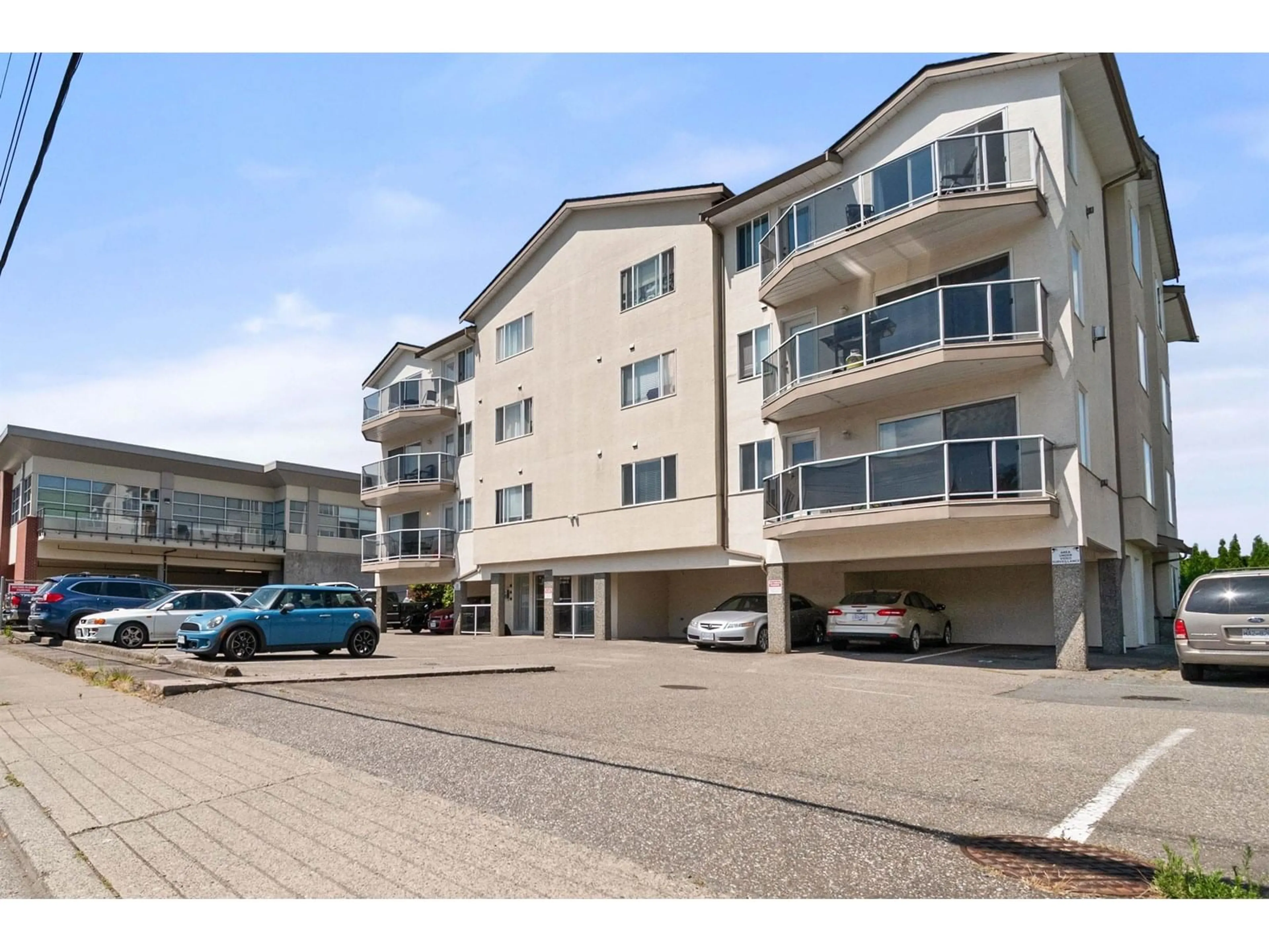 A pic from outside/outdoor area/front of a property/back of a property/a pic from drone, unknown for 203 - 45729 GAETZ STREET, Chilliwack British Columbia V2R3P1