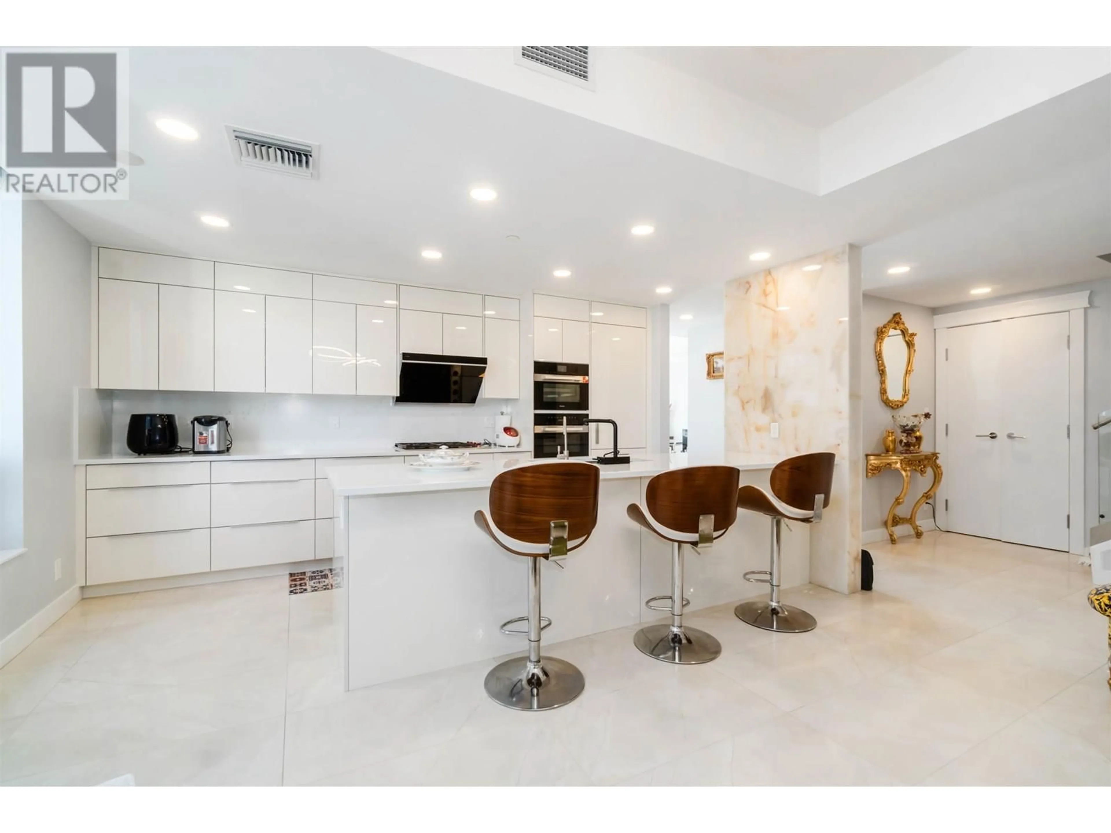Open concept kitchen, ceramic/tile floor for 803 - 5131 BRIGHOUSE WAY, Richmond British Columbia V7C0A6