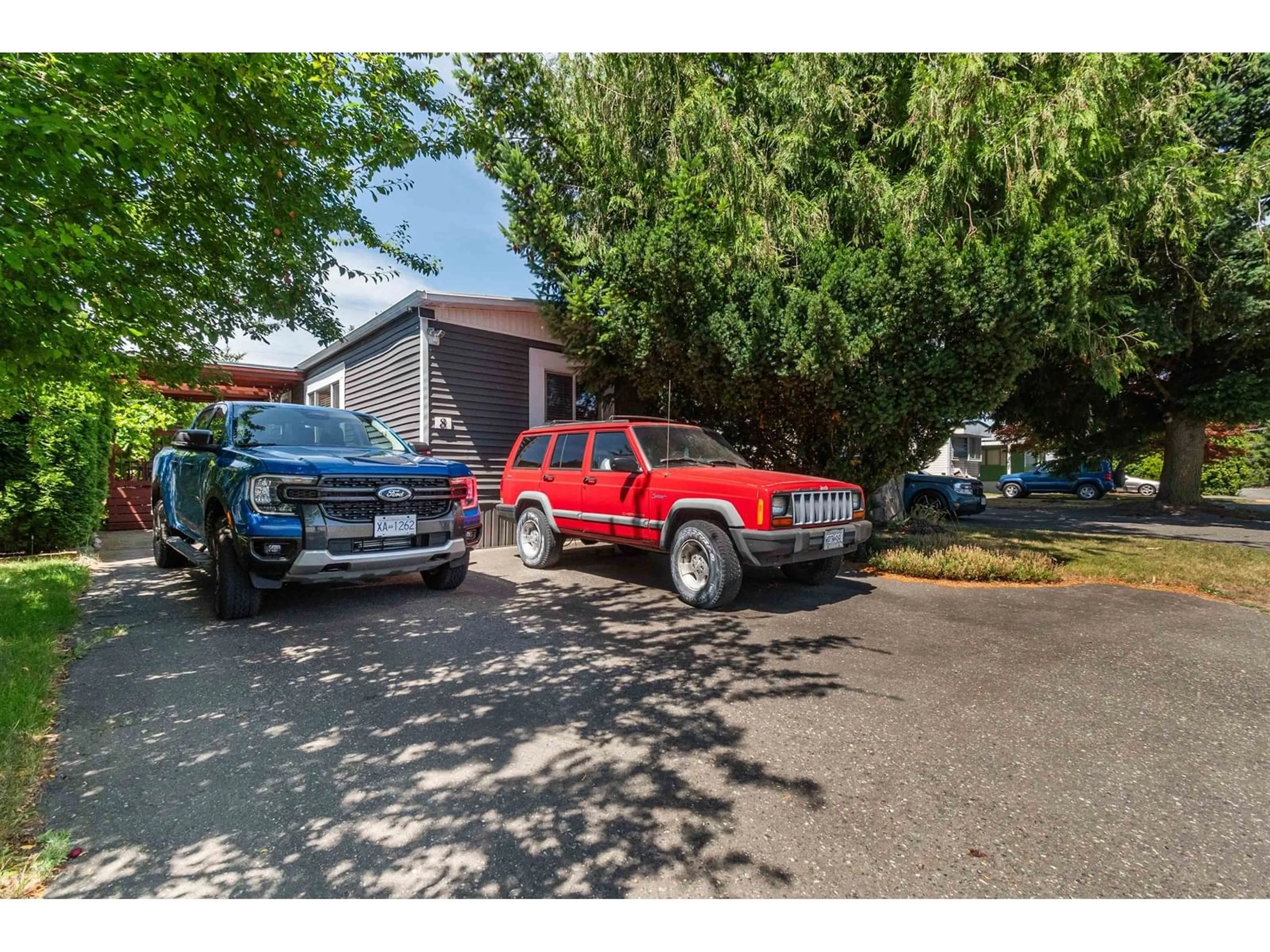Parking for 8 - 45640 WATSON ROAD, Chilliwack British Columbia V2R3P8
