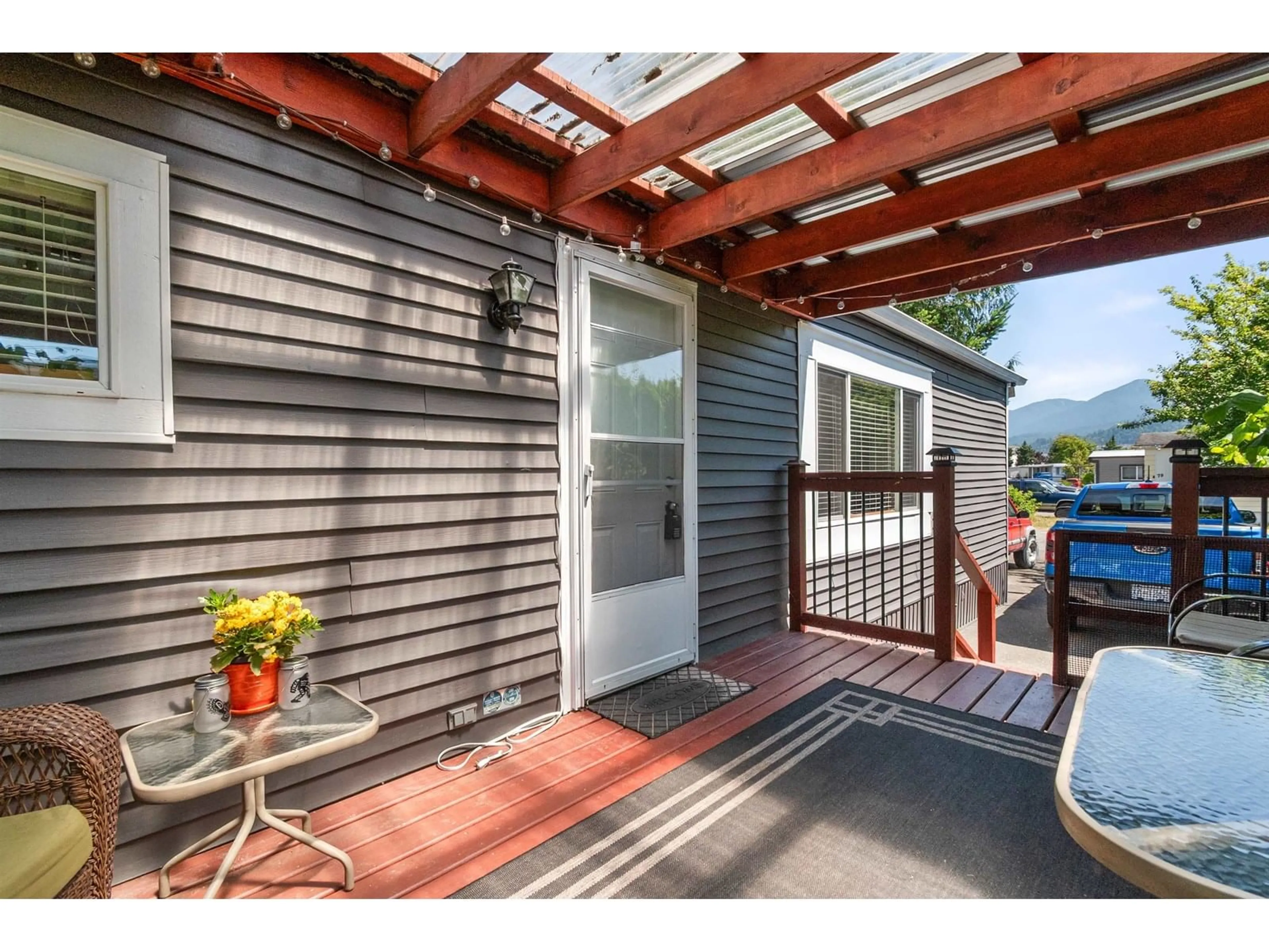 Patio, water/lake/river/ocean view for 8 - 45640 WATSON ROAD, Chilliwack British Columbia V2R3P8