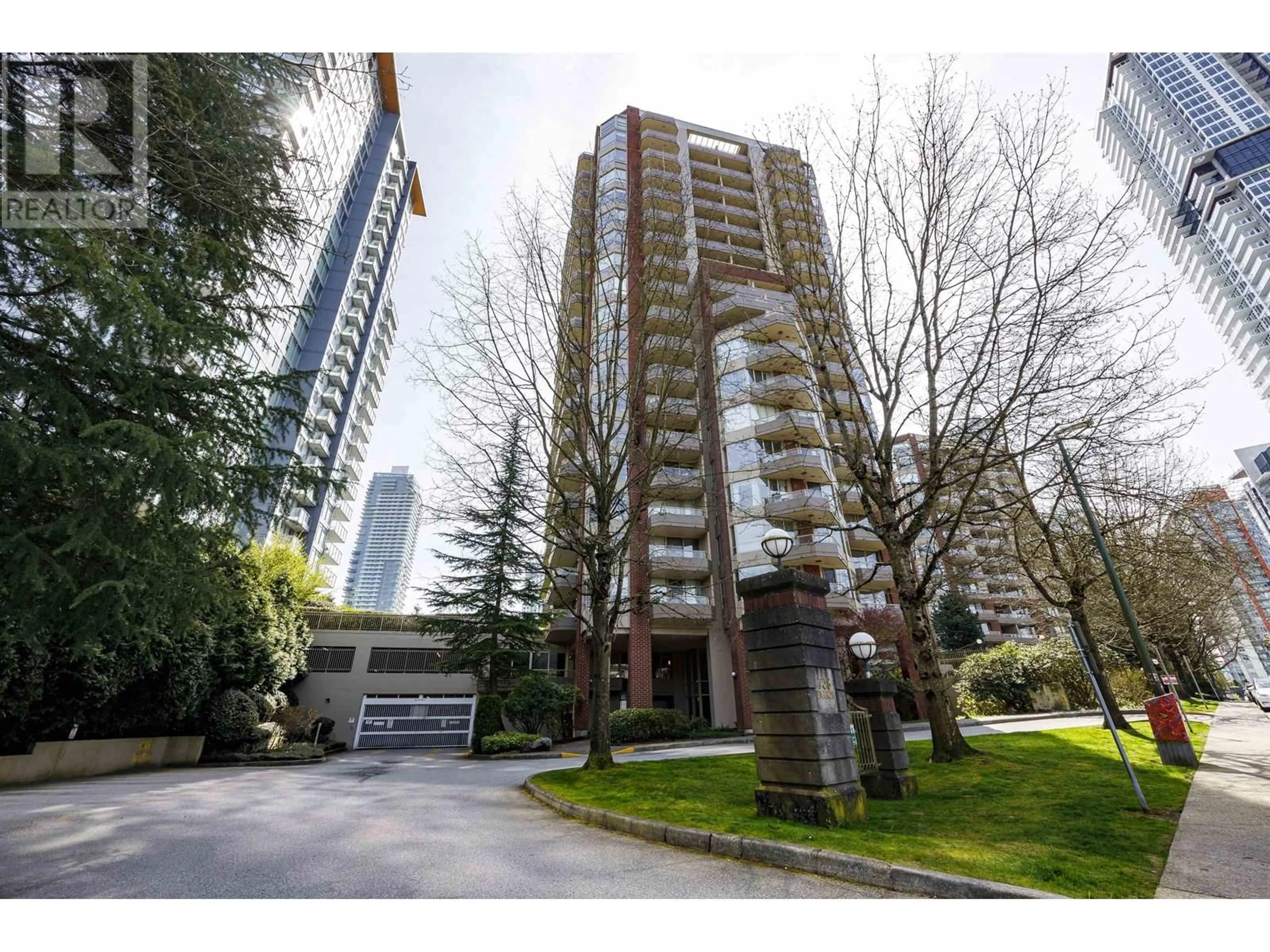 Indoor foyer for 903 - 738 FARROW STREET, Coquitlam British Columbia V3J7V4