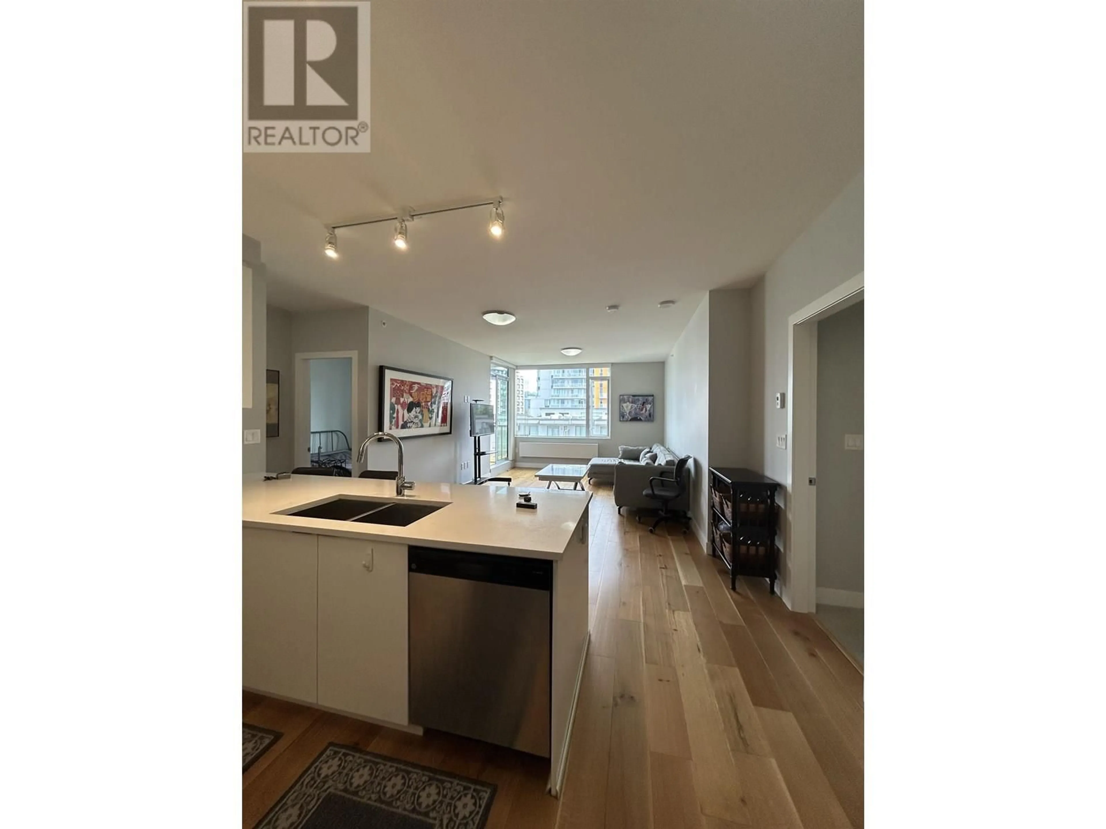 Open concept kitchen, wood/laminate floor for 518 - 9393 TOWER ROAD, Burnaby British Columbia V5A0E2