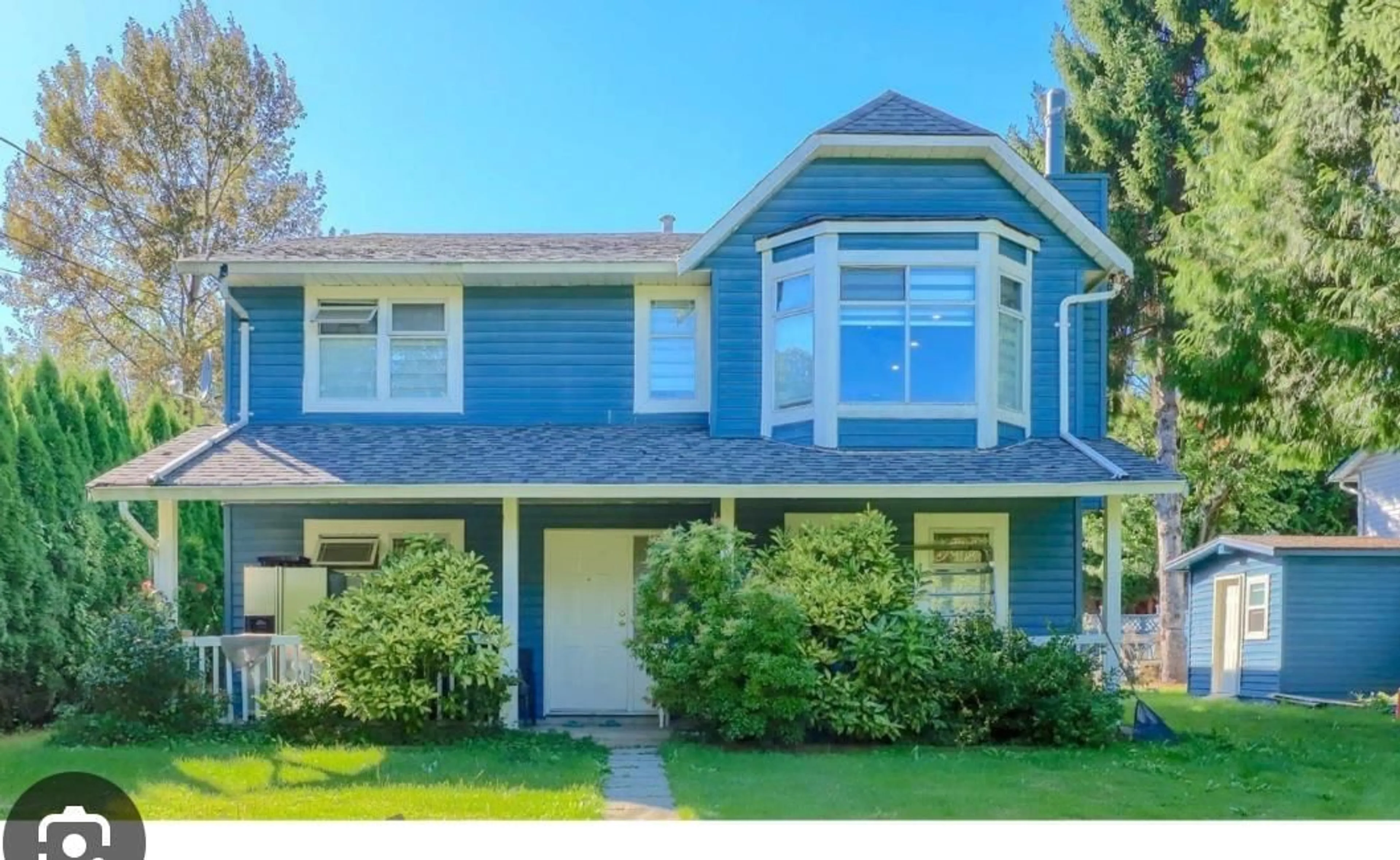 Home with vinyl exterior material, street for 6445 KING GEORGE, Surrey British Columbia V3W4Z4