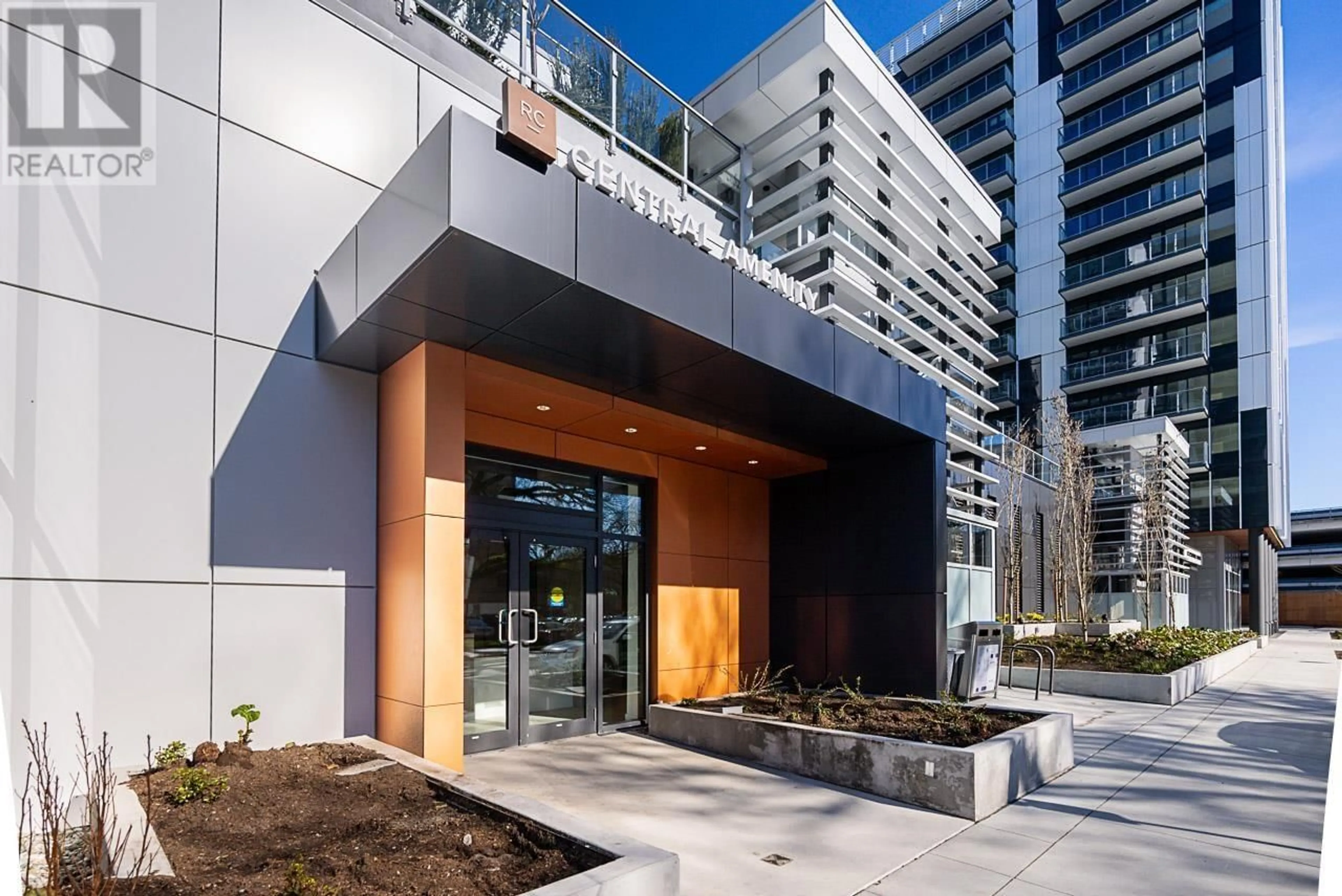 Indoor foyer for 1013 - 6808 MINORU BOULEVARD, Richmond British Columbia V6Y0M7