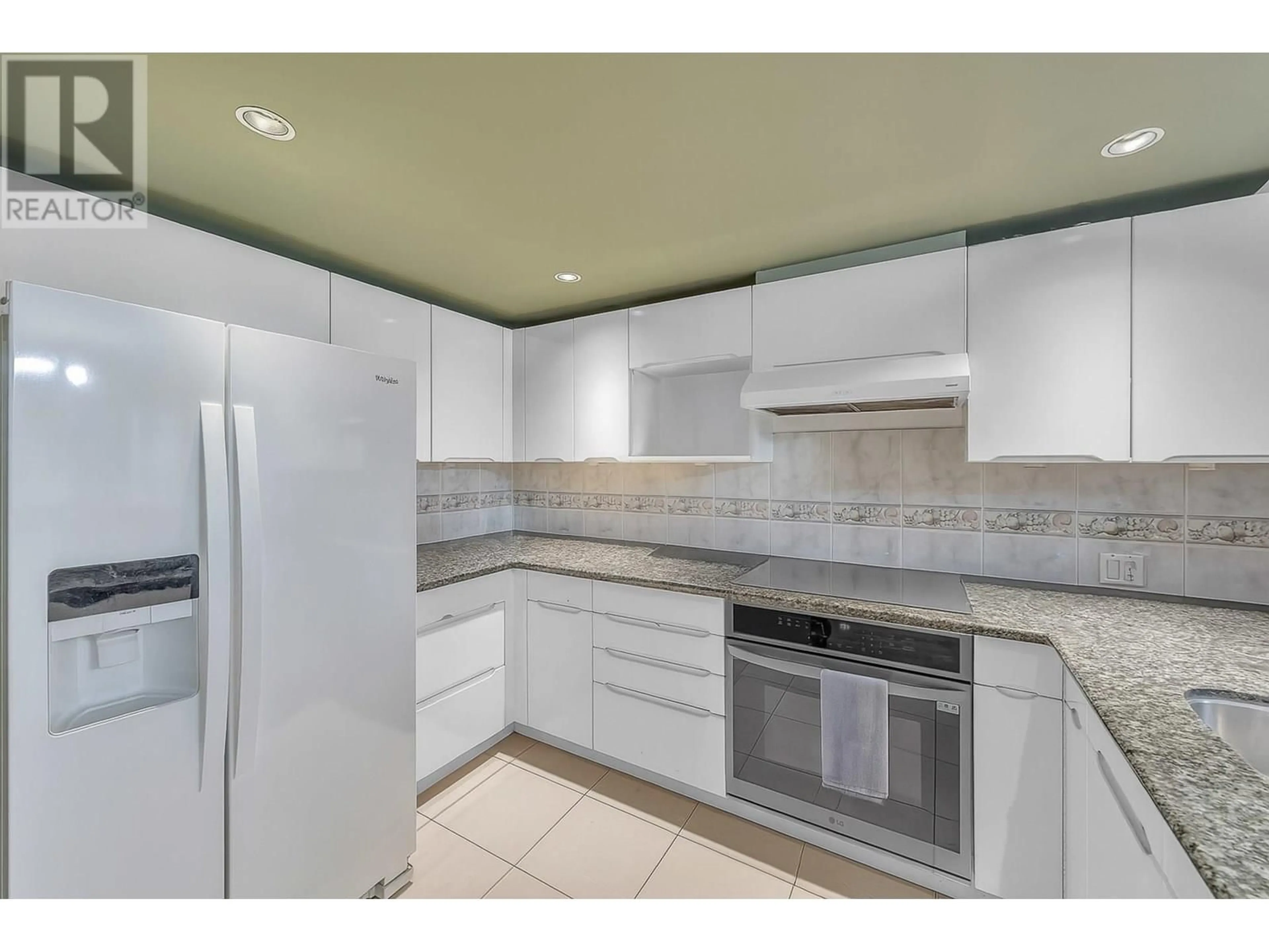Standard kitchen, ceramic/tile floor for 305 - 535 NICOLA STREET, Vancouver British Columbia V6G3G3