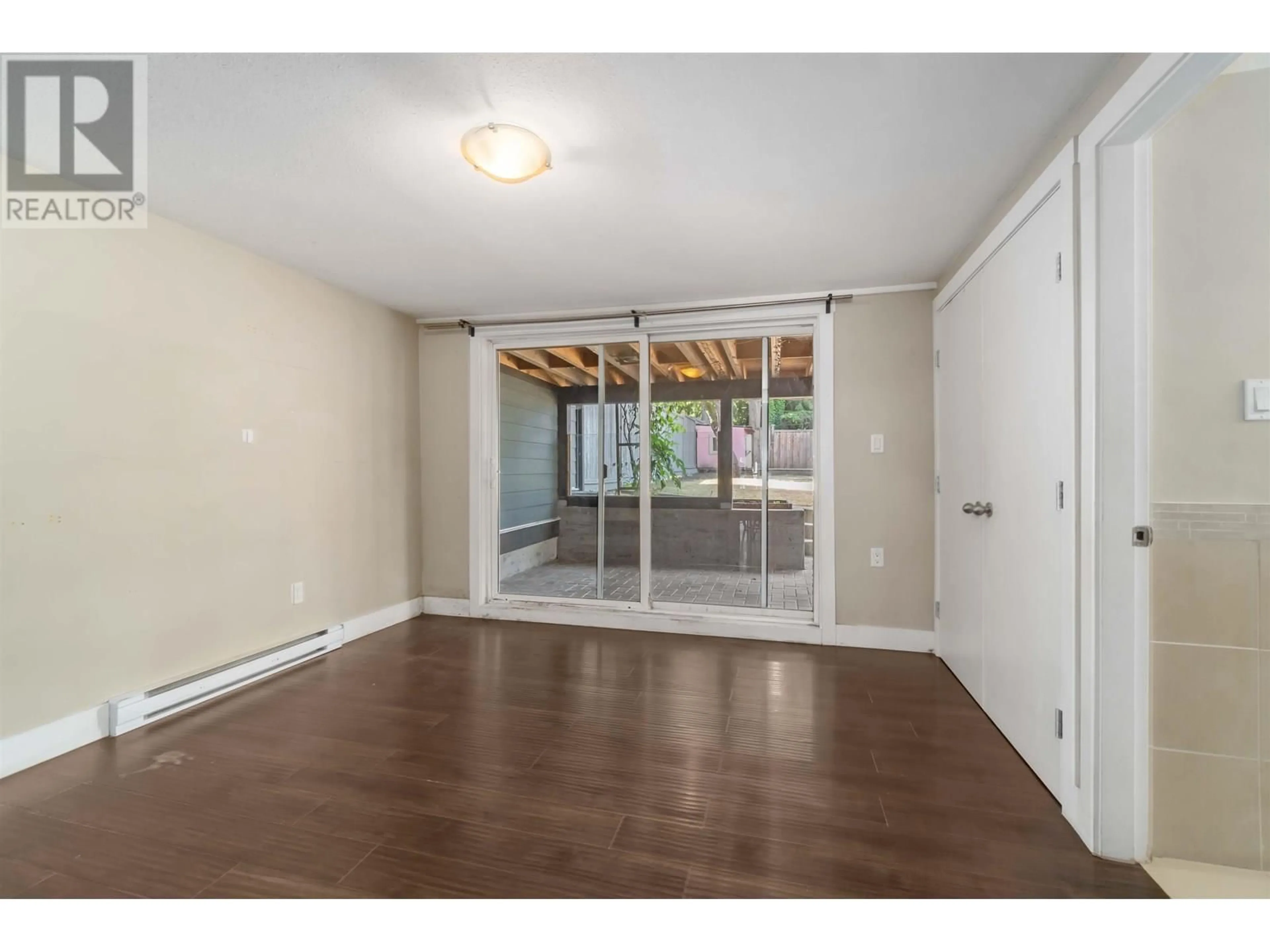 Unknown for 242 26TH AVENUE, Vancouver British Columbia V5V2H3