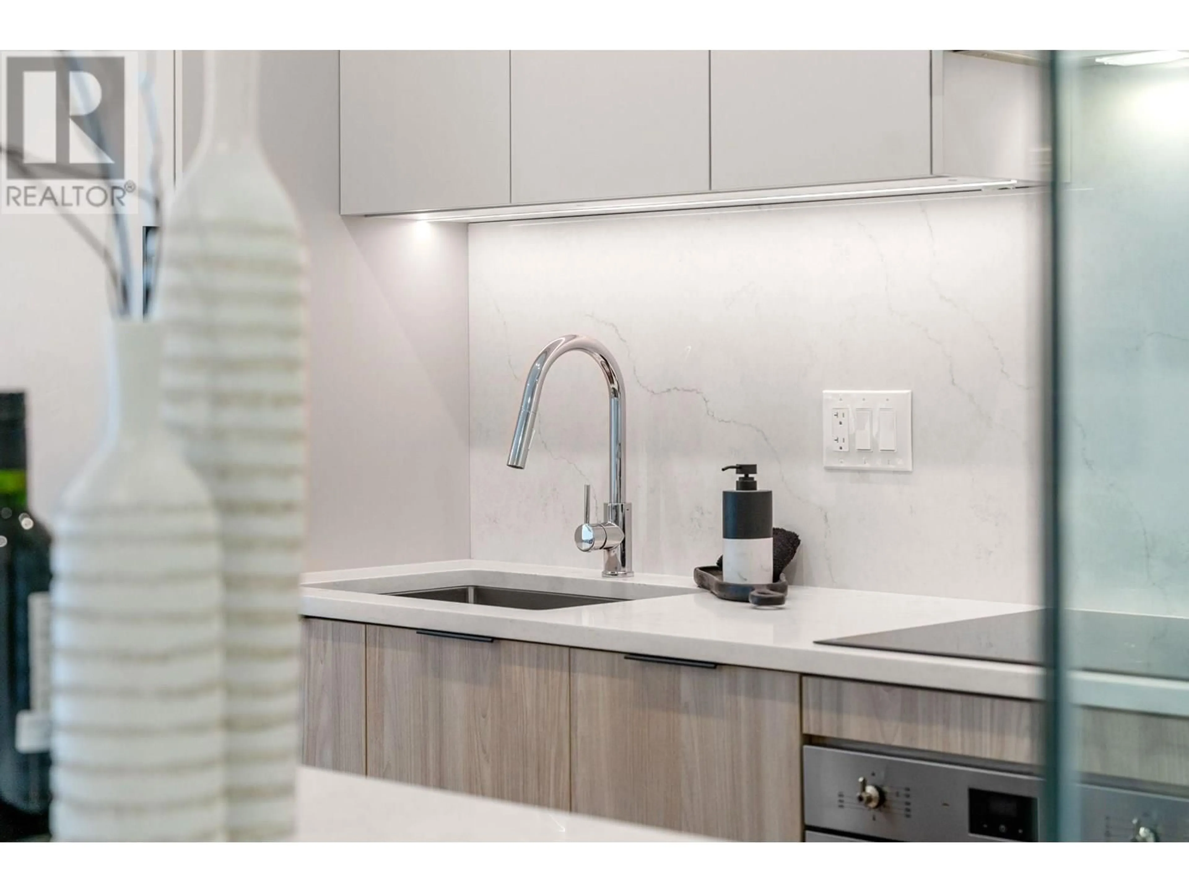Standard kitchen, ceramic/tile floor for 107 - 7161 17TH AVENUE, Burnaby British Columbia V3N1K8