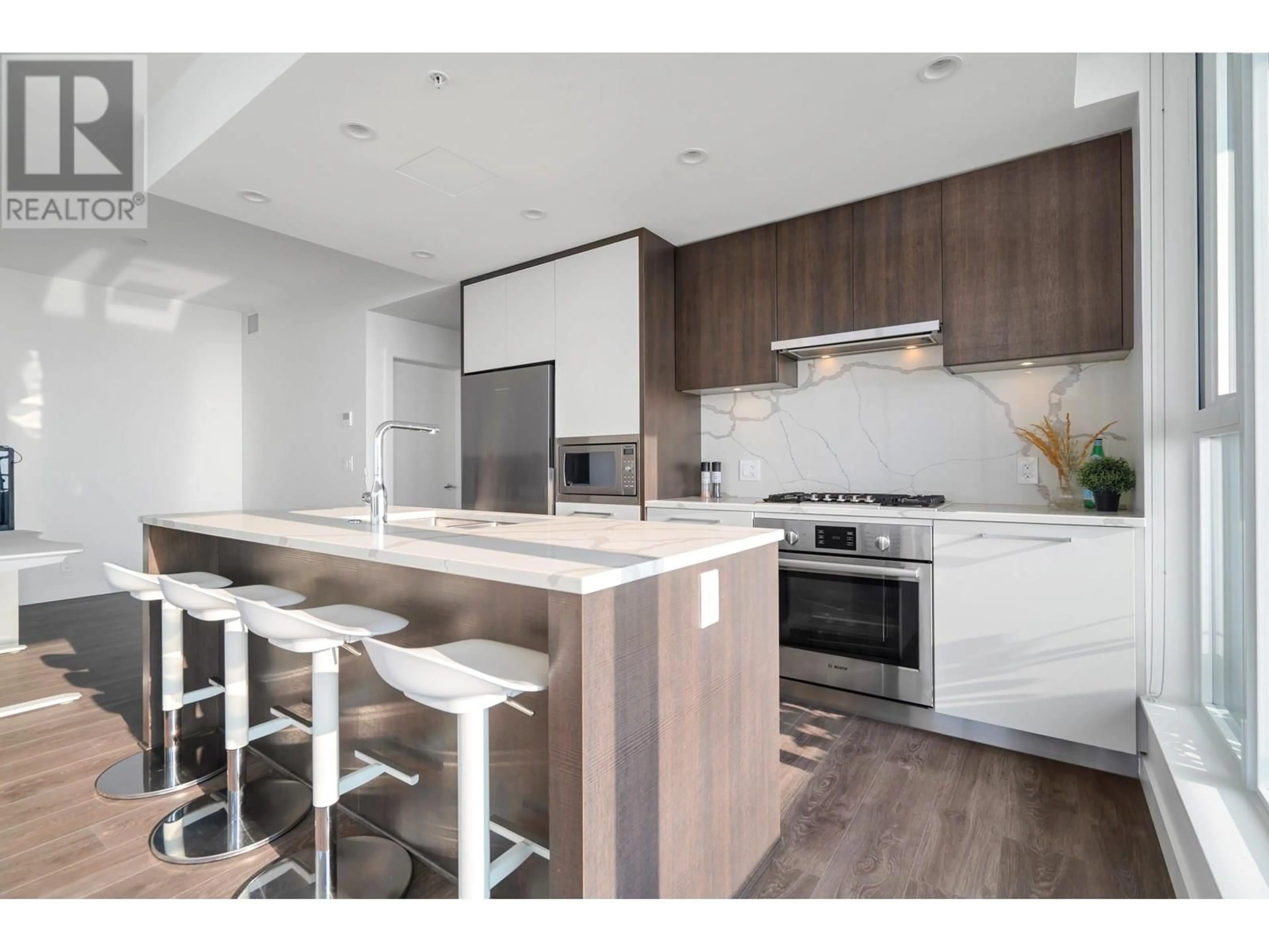 Contemporary kitchen, unknown for 3806 - 567 CLARKE ROAD, Coquitlam British Columbia V3J0K7