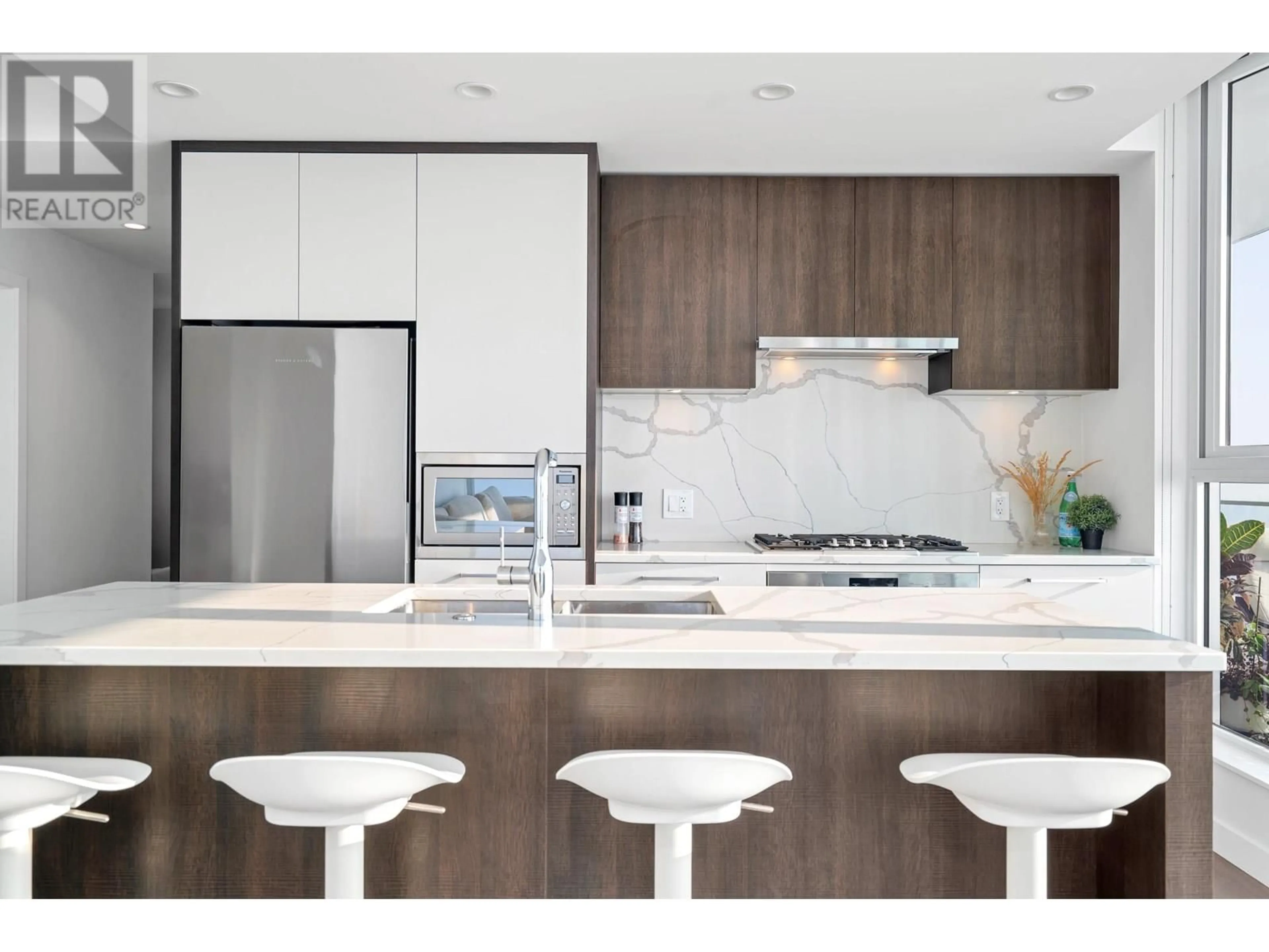 Contemporary kitchen, unknown for 3806 - 567 CLARKE ROAD, Coquitlam British Columbia V3J0K7