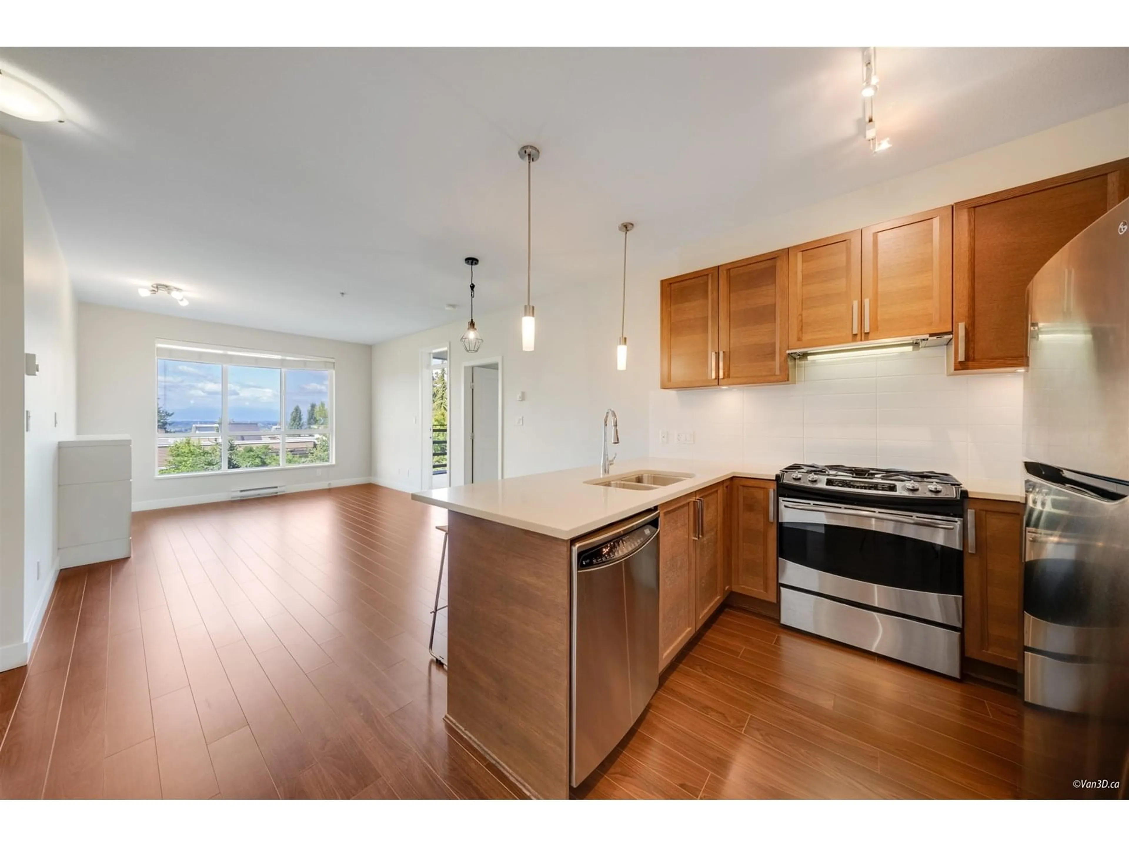 Open concept kitchen, wood/laminate floor for 210 - 15850 26, Surrey British Columbia V3S2N6