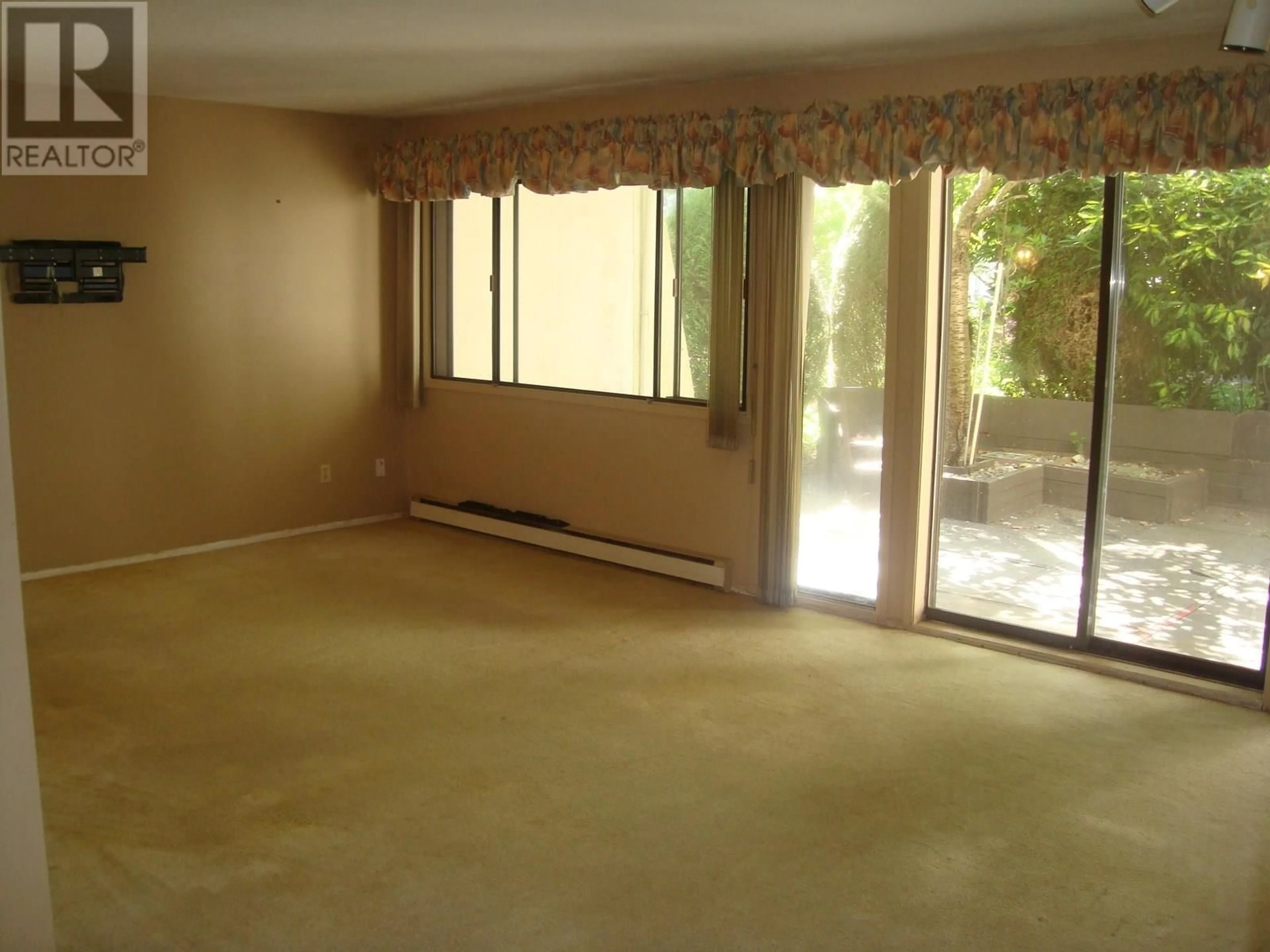 A pic of a room for 3 - 7307 MONTECITO DRIVE, Burnaby British Columbia V5A1R2