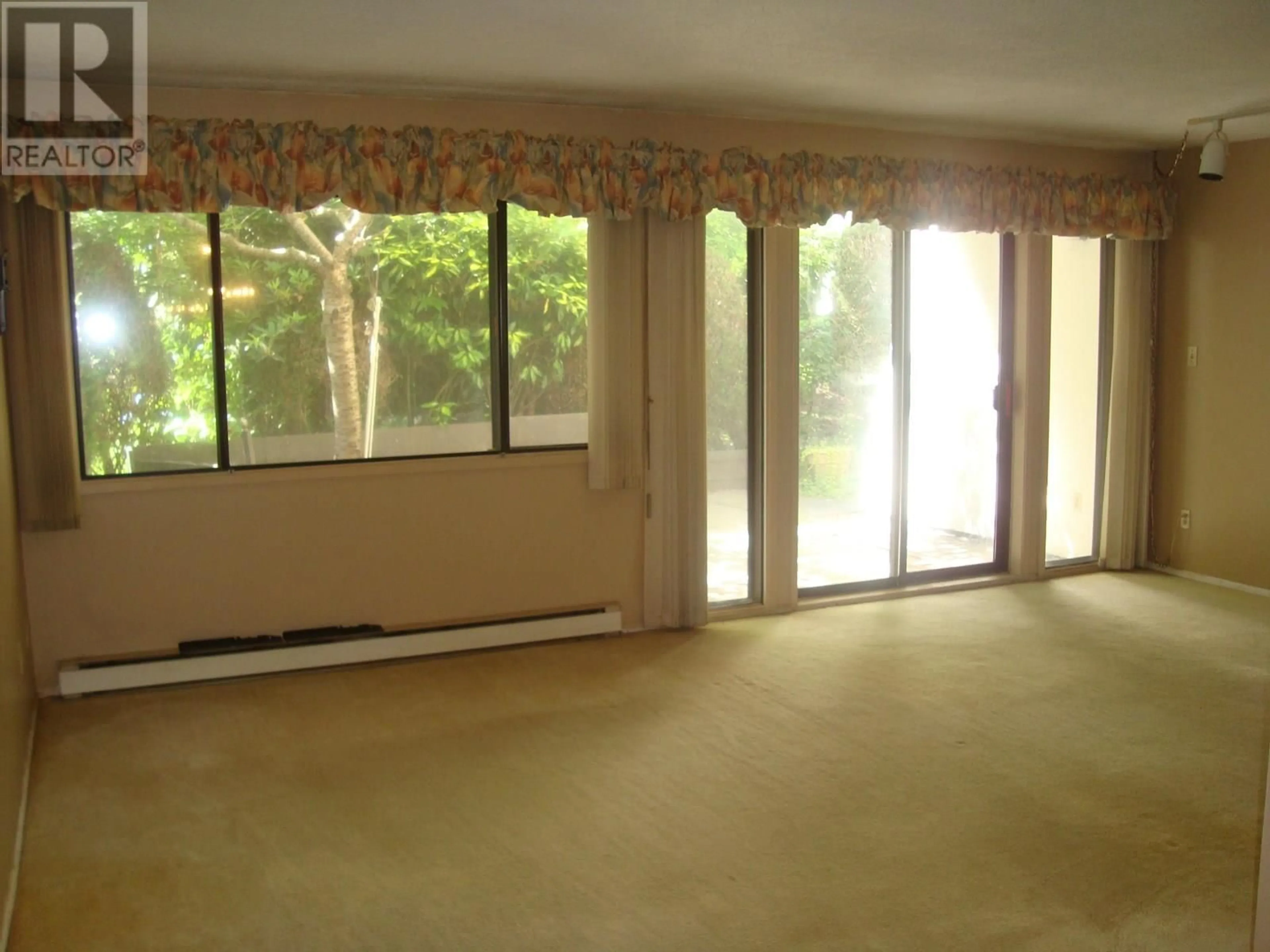 A pic of a room for 3 - 7307 MONTECITO DRIVE, Burnaby British Columbia V5A1R2