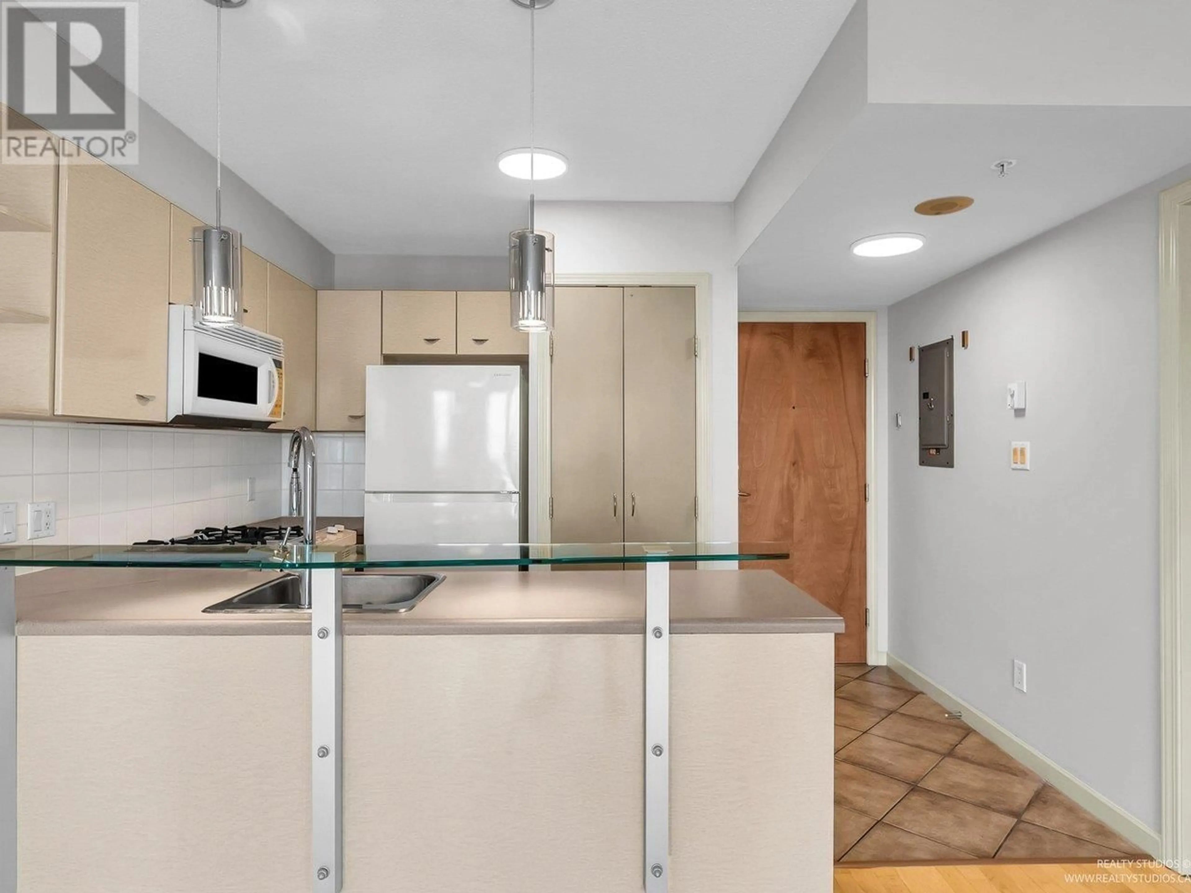 Standard kitchen, unknown for 1601 - 501 PACIFIC STREET, Vancouver British Columbia V6Z2X6