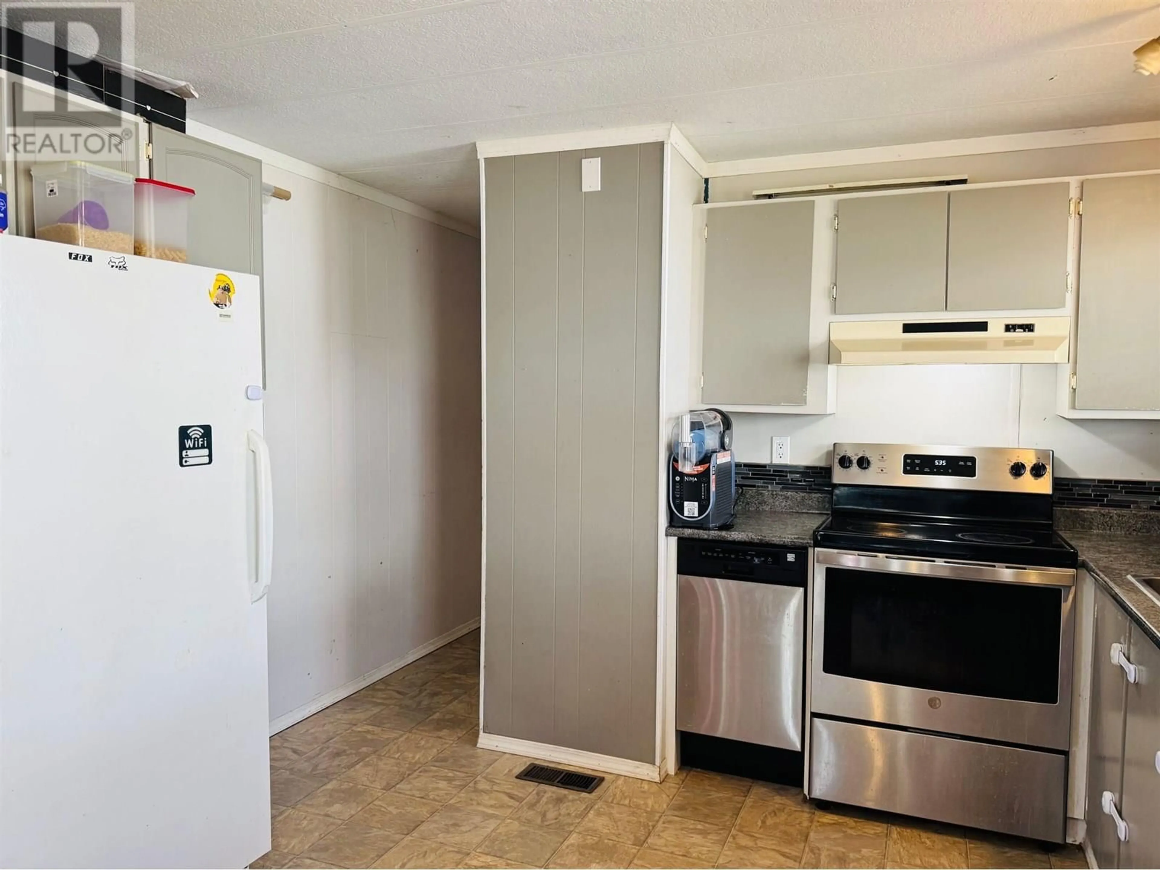 Standard kitchen, unknown for 5 - 770 ELEVENTH AVENUE, Williams Lake British Columbia V2G2M4