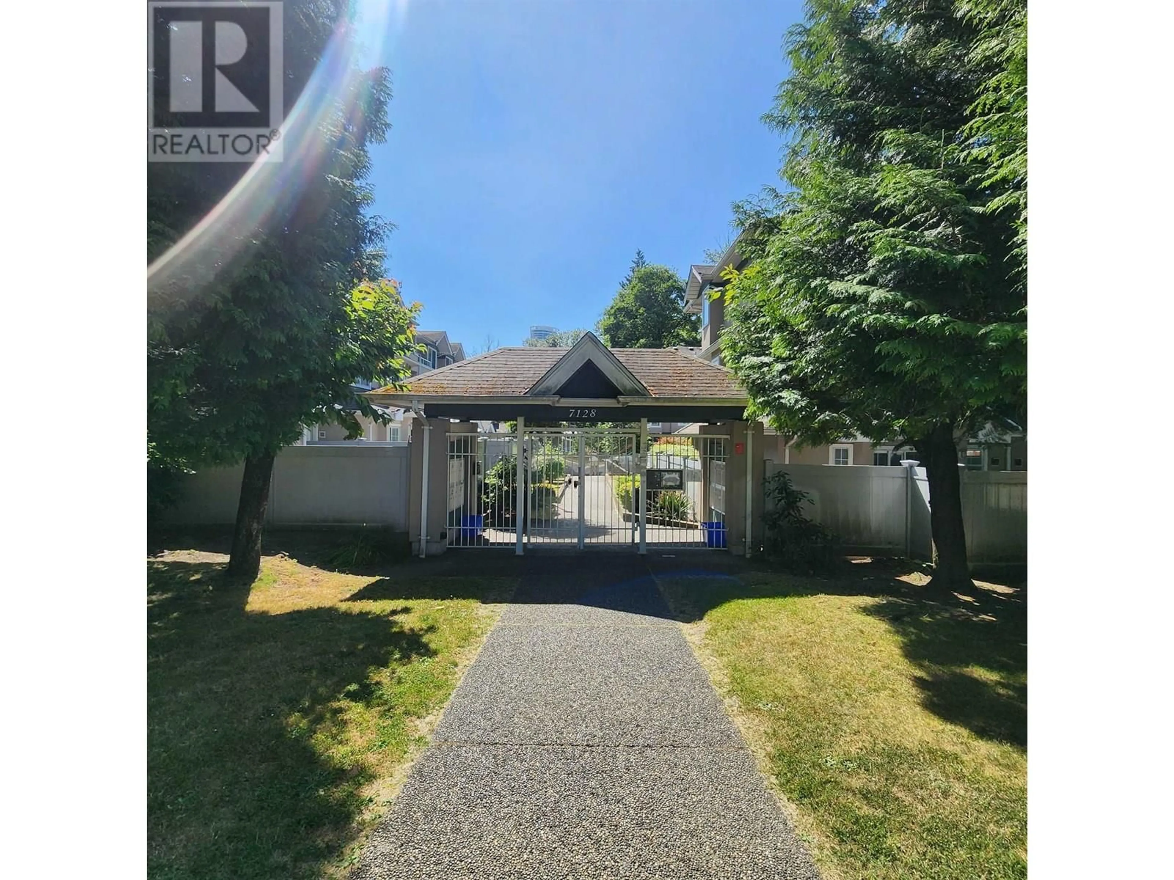 Unknown for 13 - 7128 18TH AVENUE, Burnaby British Columbia V3N1H1