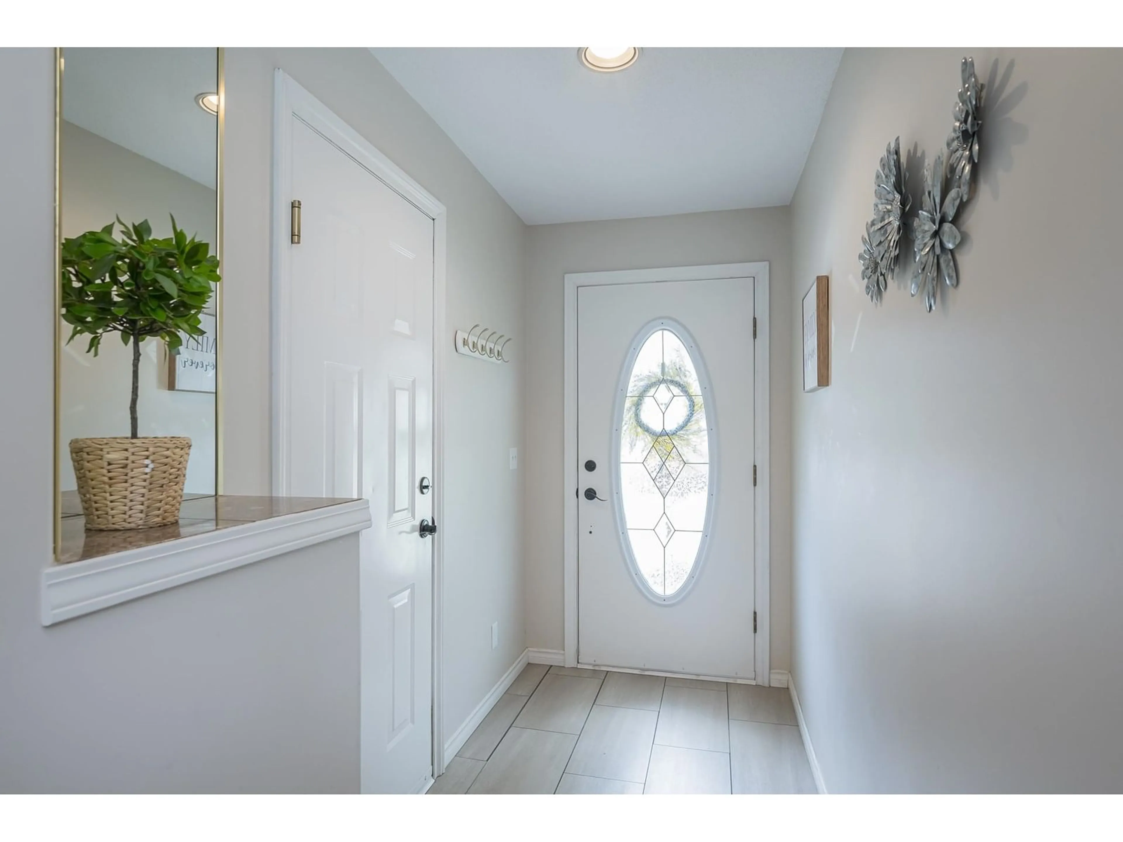 Indoor entryway for 234 - 20391 96, Langley British Columbia V1M2L2
