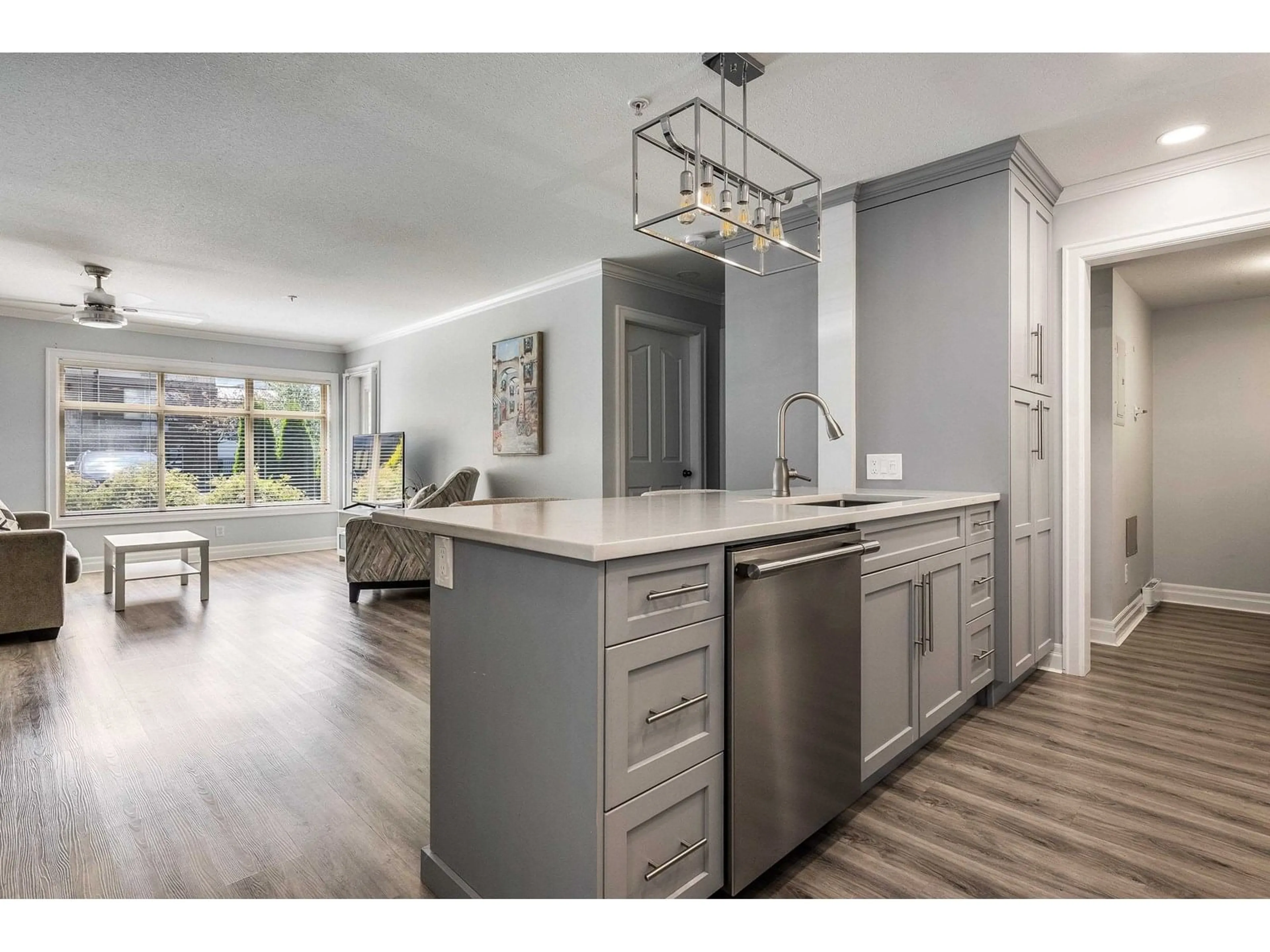 Open concept kitchen, unknown for 102 - 45769 STEVENSON ROAD, Chilliwack British Columbia V2R5Z2