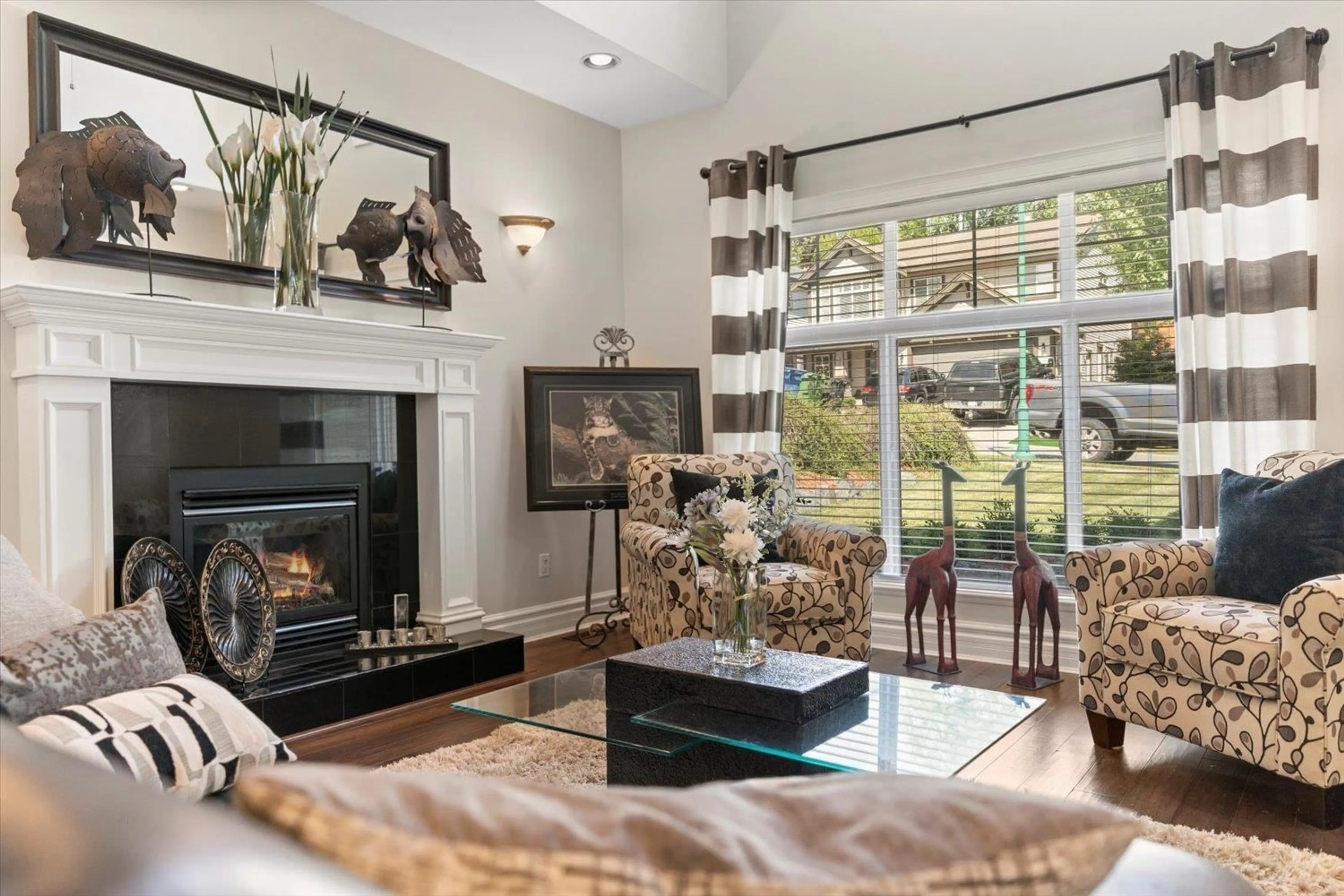 Living room with furniture, unknown for 3552 BASSANO, Abbotsford British Columbia V3G2Z7