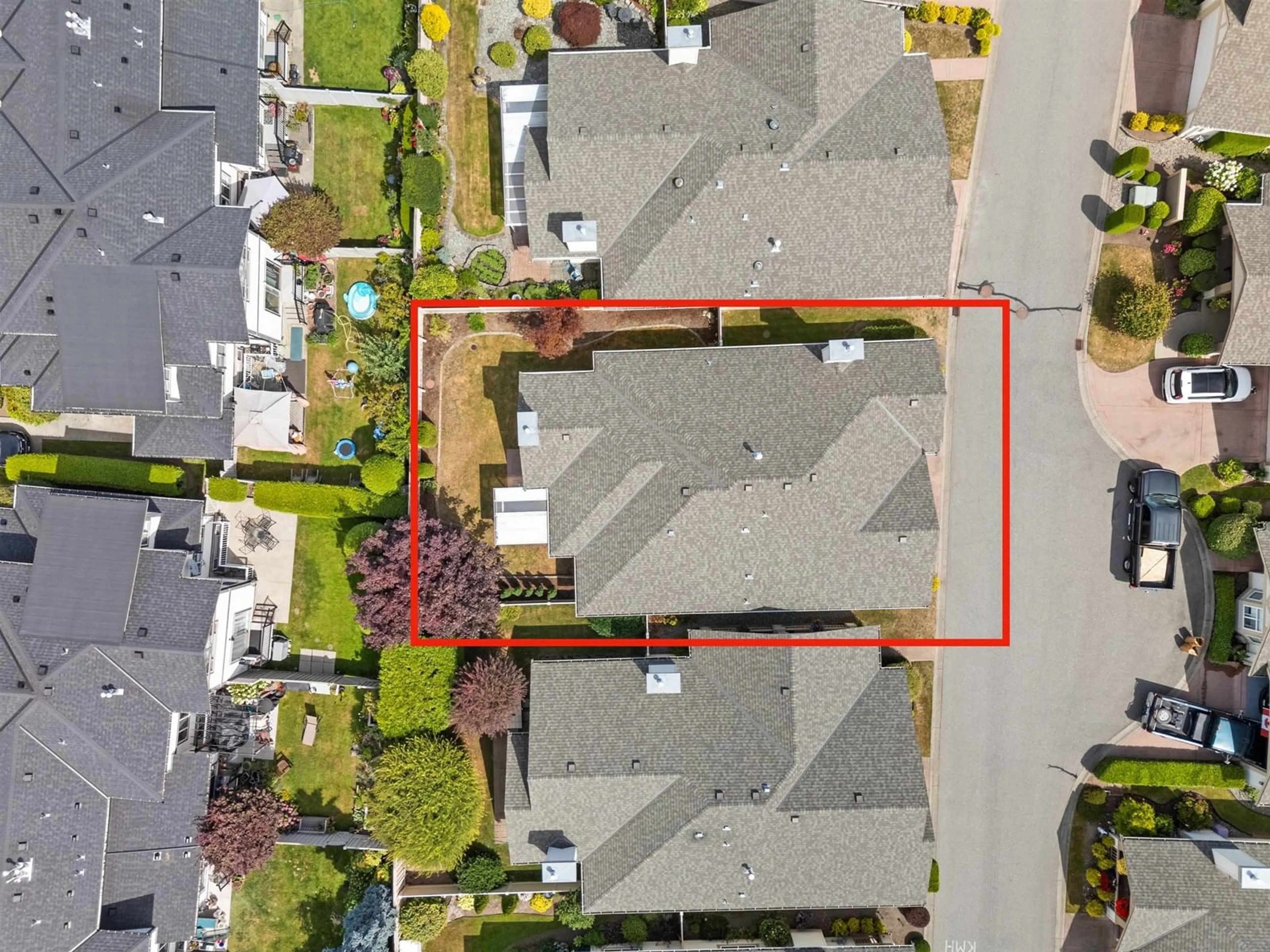 A pic from outside/outdoor area/front of a property/back of a property/a pic from drone, street for 10 - 8555 209, Langley British Columbia V1M3W2