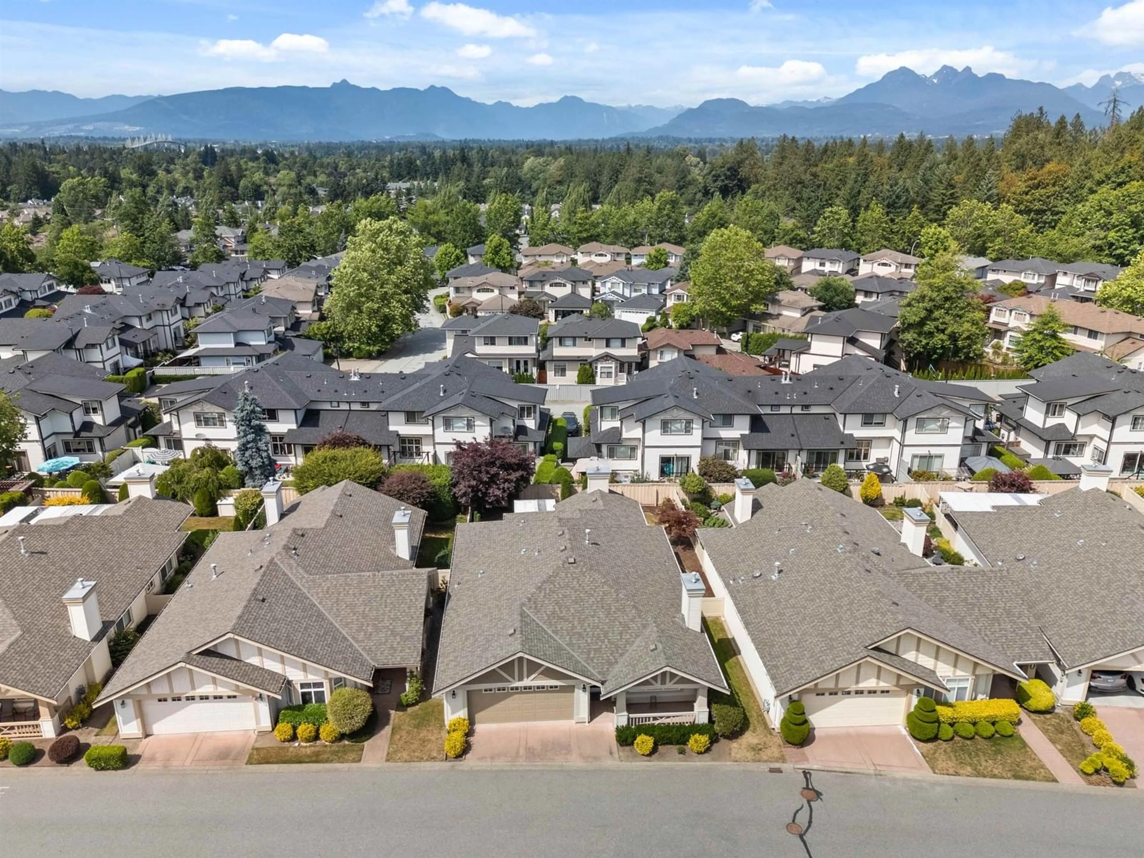 A pic from outside/outdoor area/front of a property/back of a property/a pic from drone, mountain view for 10 - 8555 209, Langley British Columbia V1M3W2