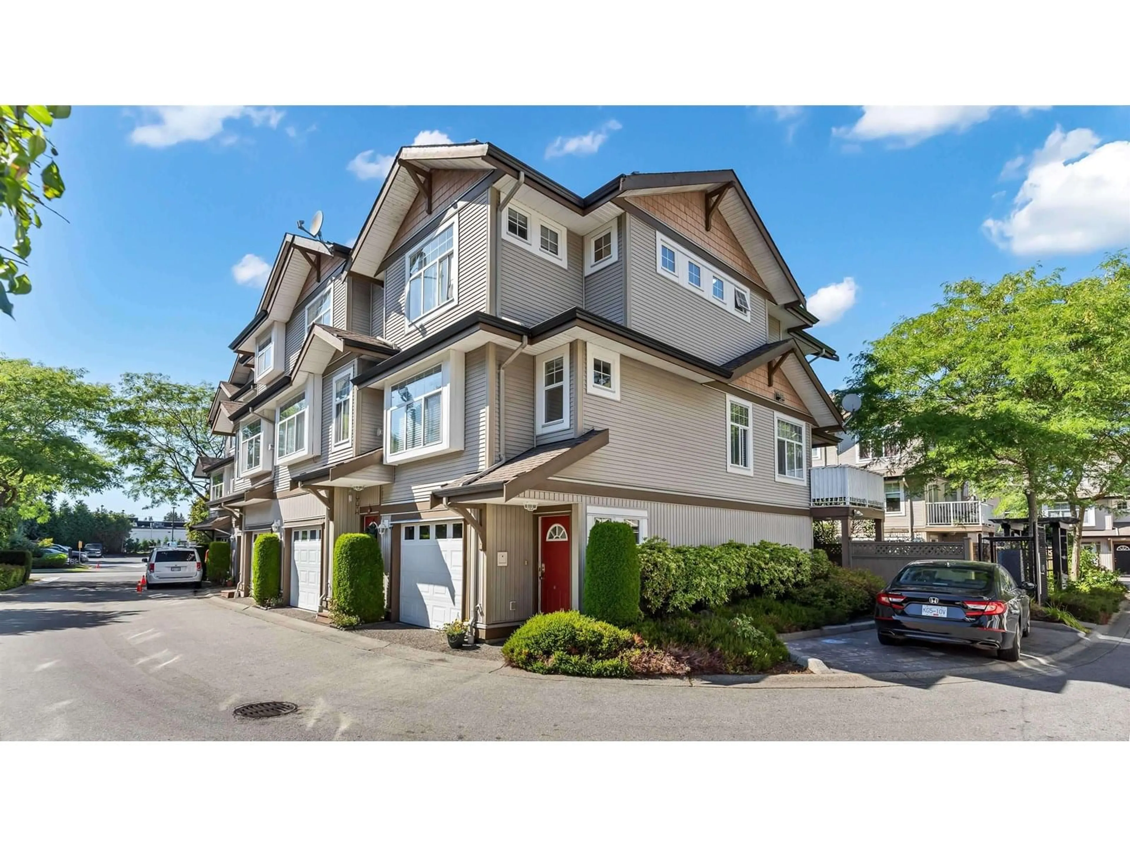 Home with vinyl exterior material, street for 105 - 9580 PRINCE CHARLES, Surrey British Columbia V3V1S6