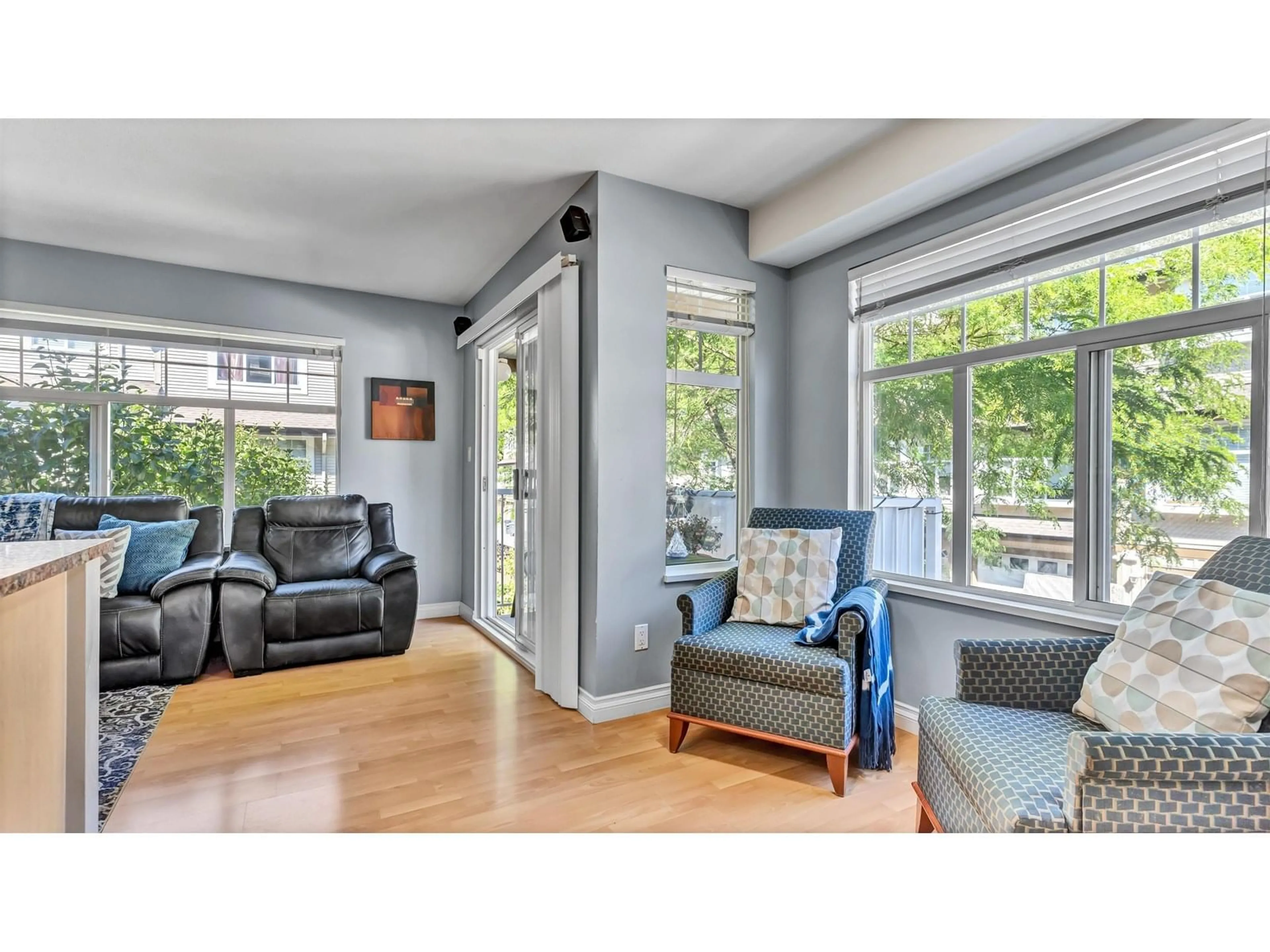 Living room with furniture, unknown for 105 - 9580 PRINCE CHARLES, Surrey British Columbia V3V1S6