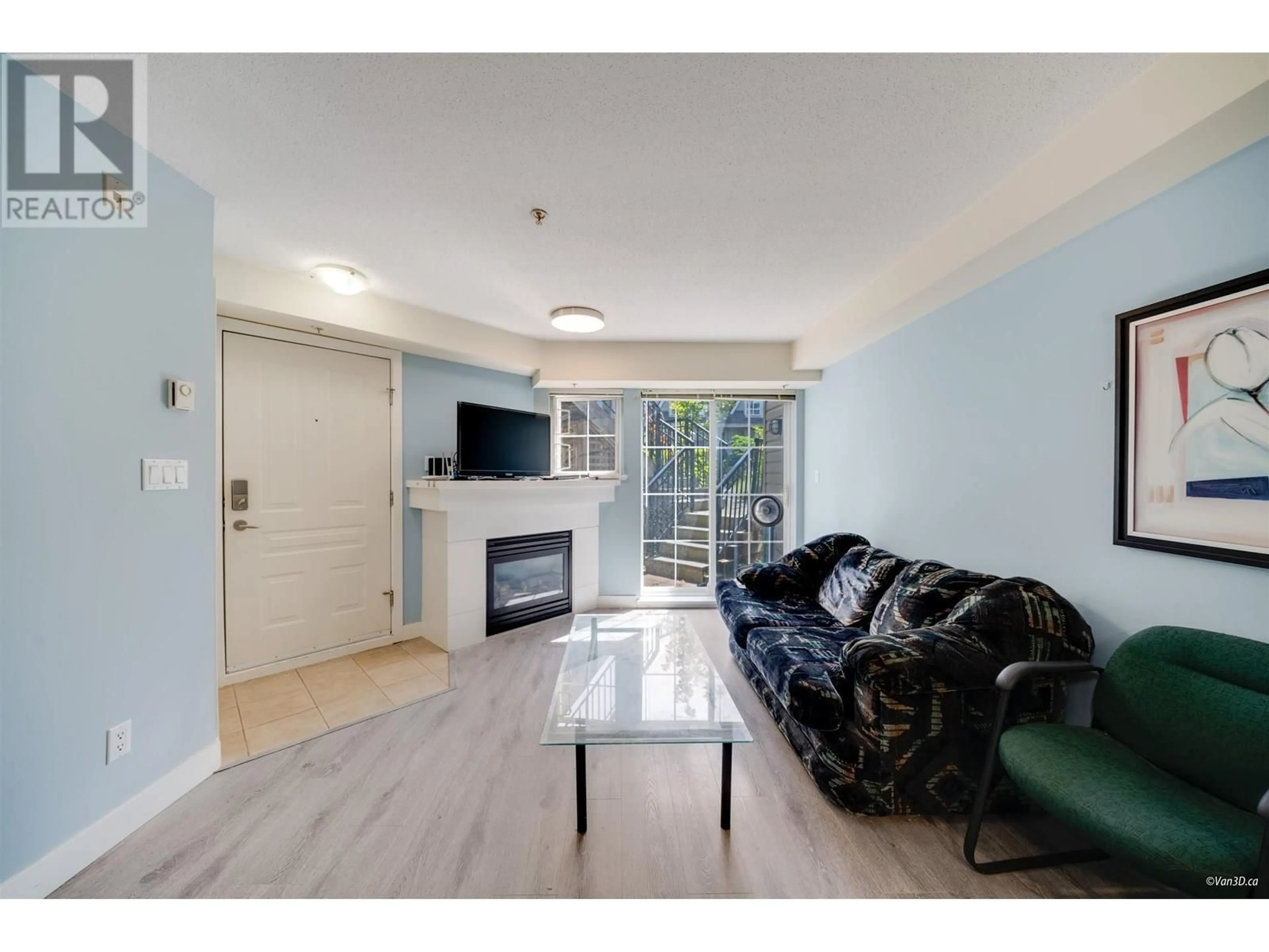 Living room with furniture, wood/laminate floor for 46 - 9339 ALBERTA ROAD, Richmond British Columbia V6Y4E3
