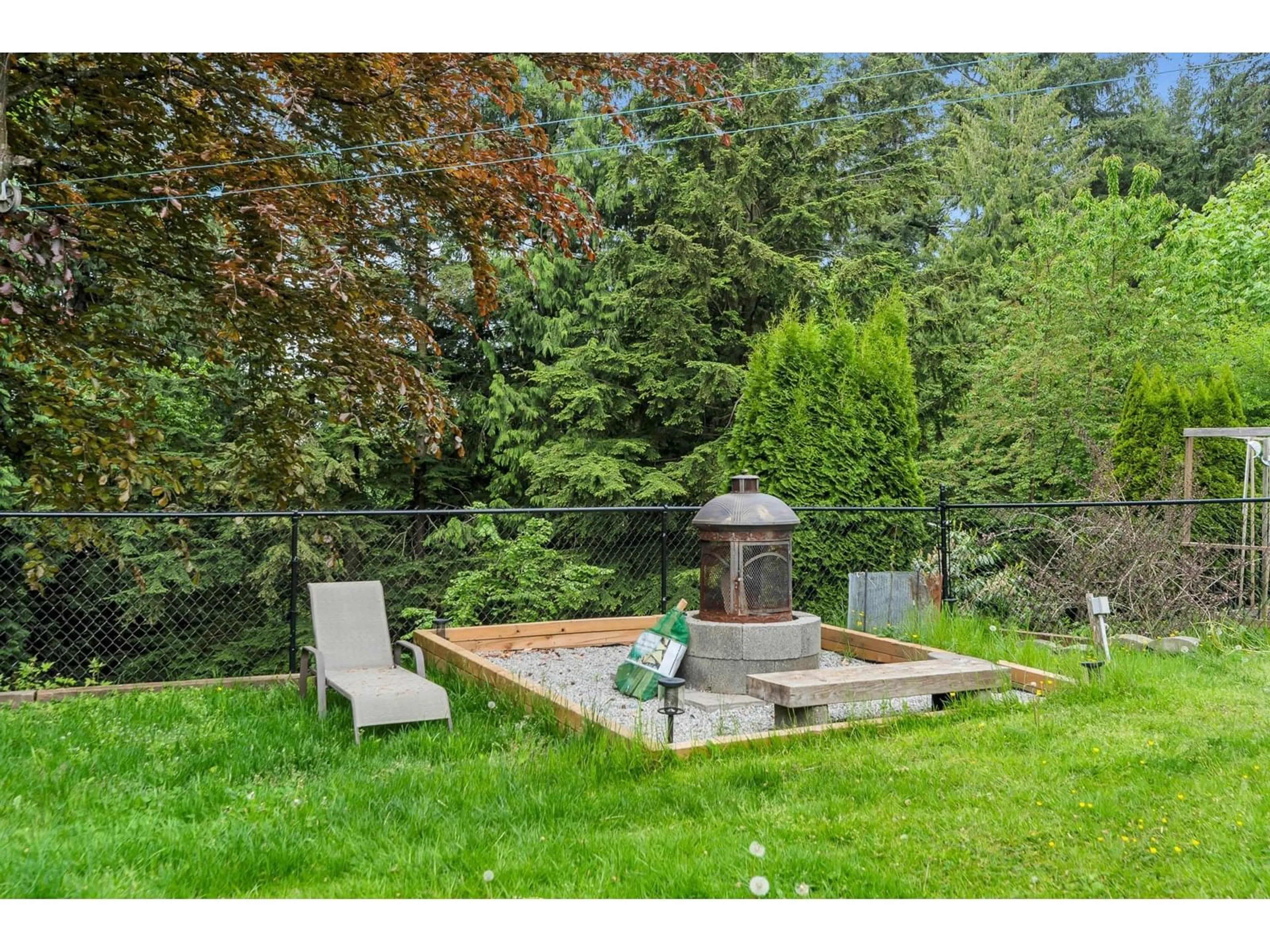 Patio, forest/trees view for 32358 MCBRIDE, Mission British Columbia V2V6A2