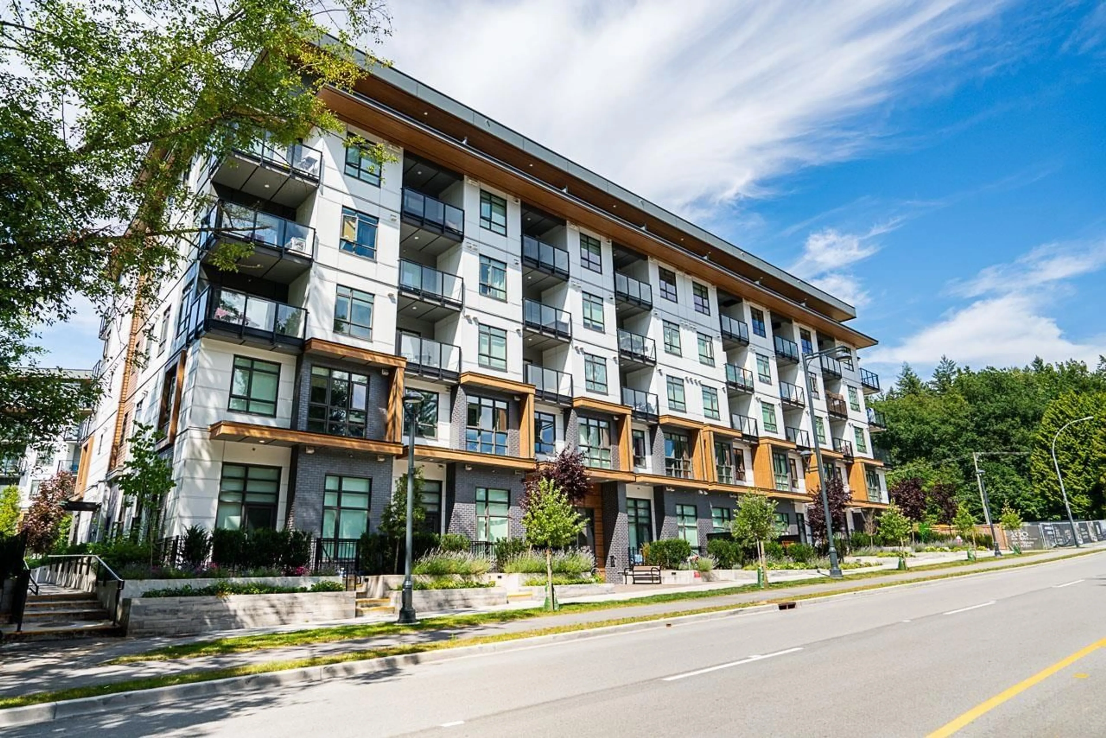 Patio, building for 309 - 13969 96TH, Surrey British Columbia V3T0T1